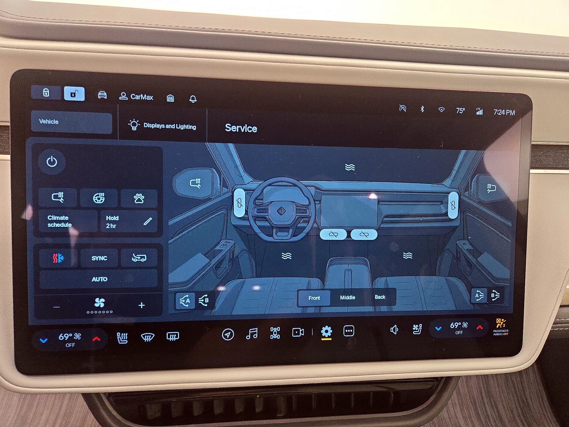 Thumbnail: 2024 Rivian R1S - 17