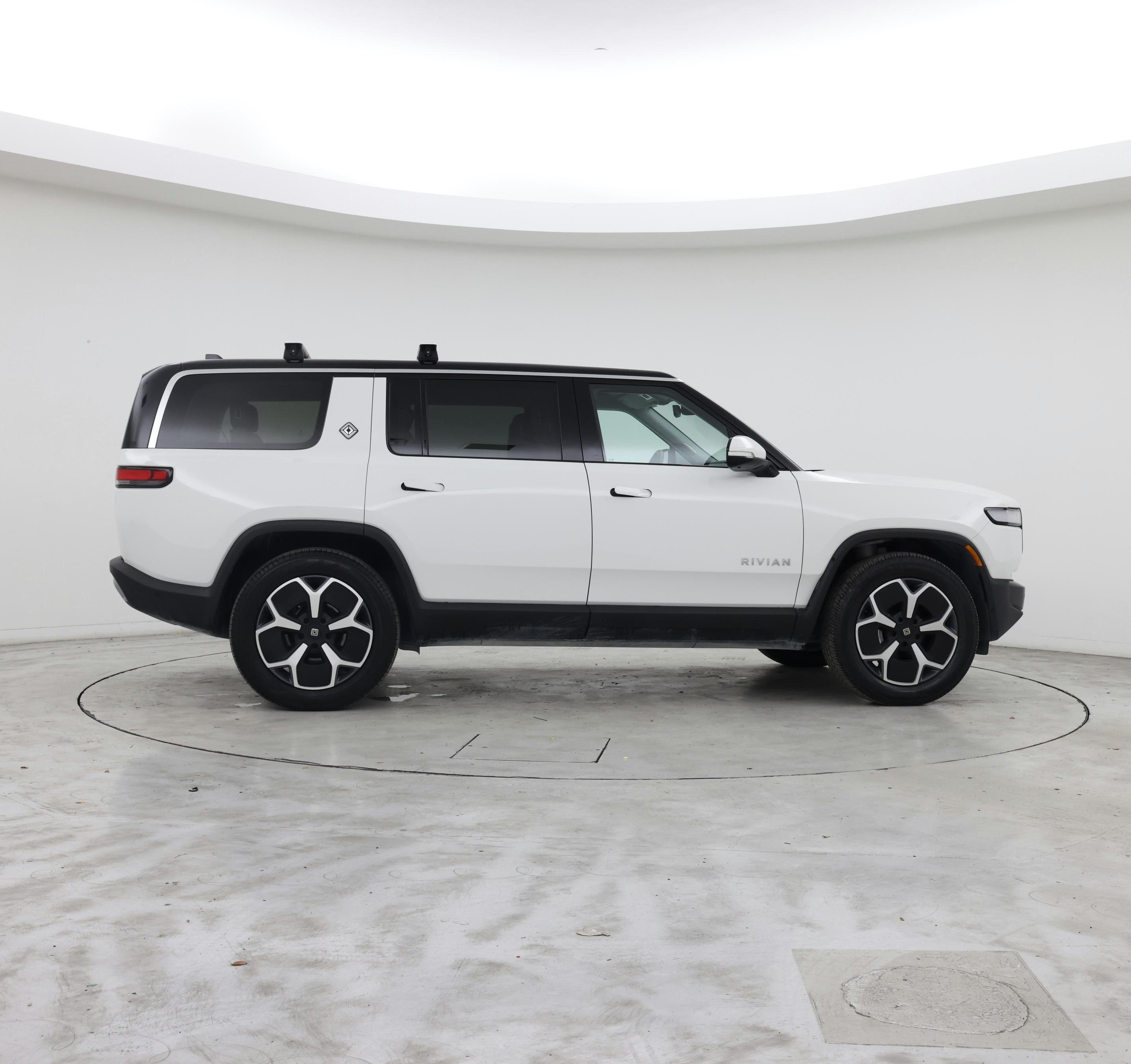 Thumbnail: 2024 Rivian R1S - 7