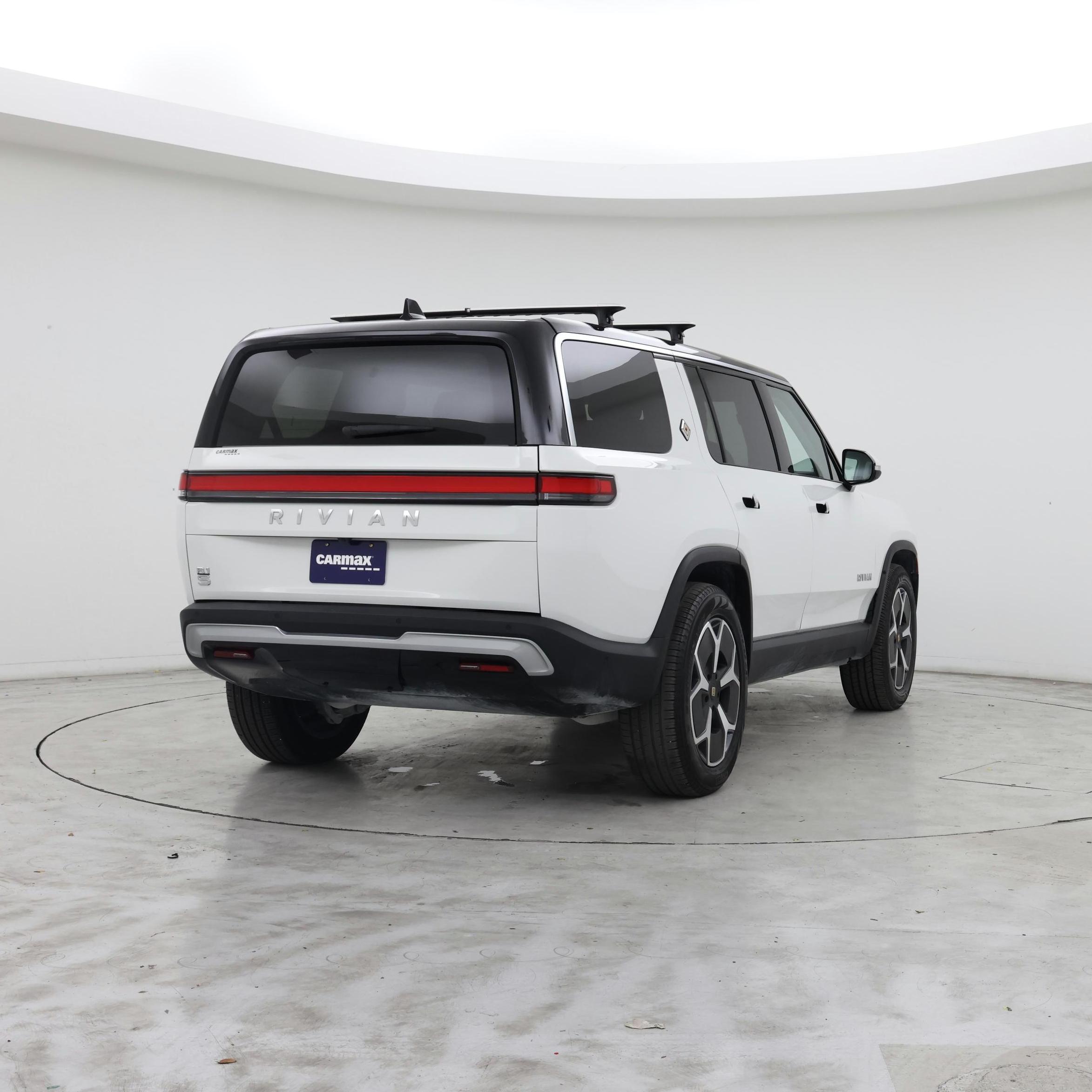 Thumbnail: 2024 Rivian R1S - 8