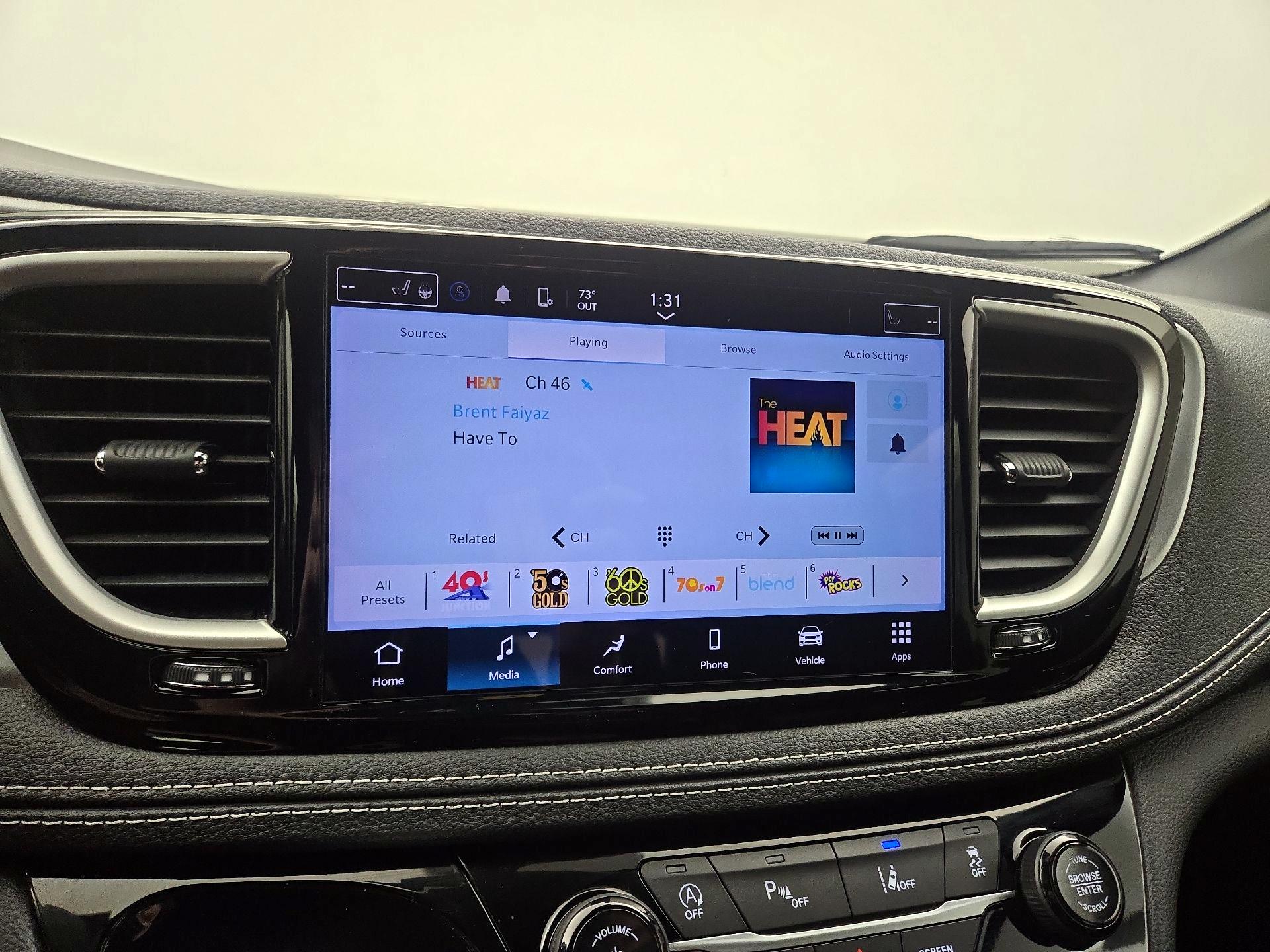 Thumbnail: 2023 Chrysler Pacifica - 15