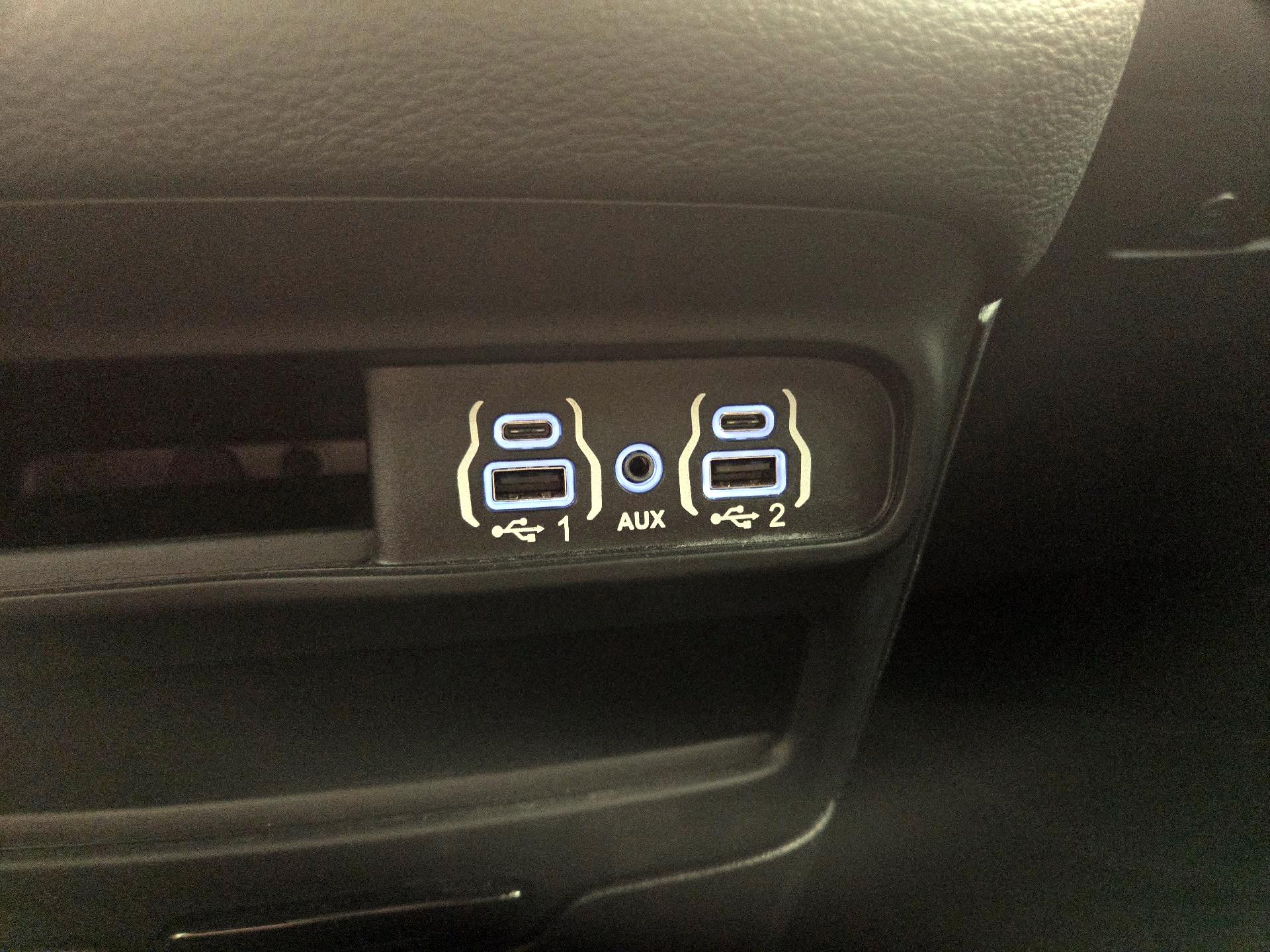 Thumbnail: 2023 Chrysler Pacifica - 18