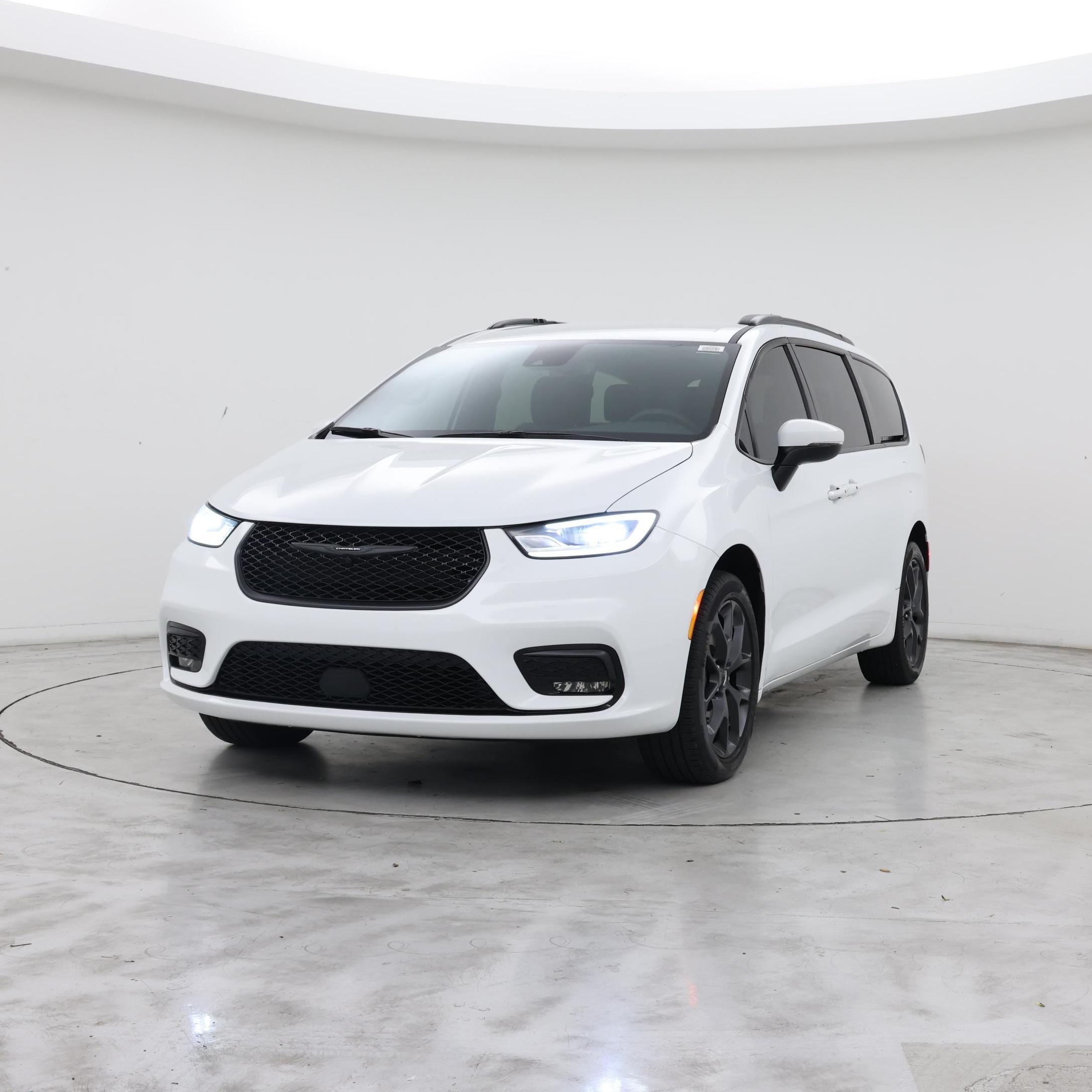 Thumbnail: 2023 Chrysler Pacifica - 4