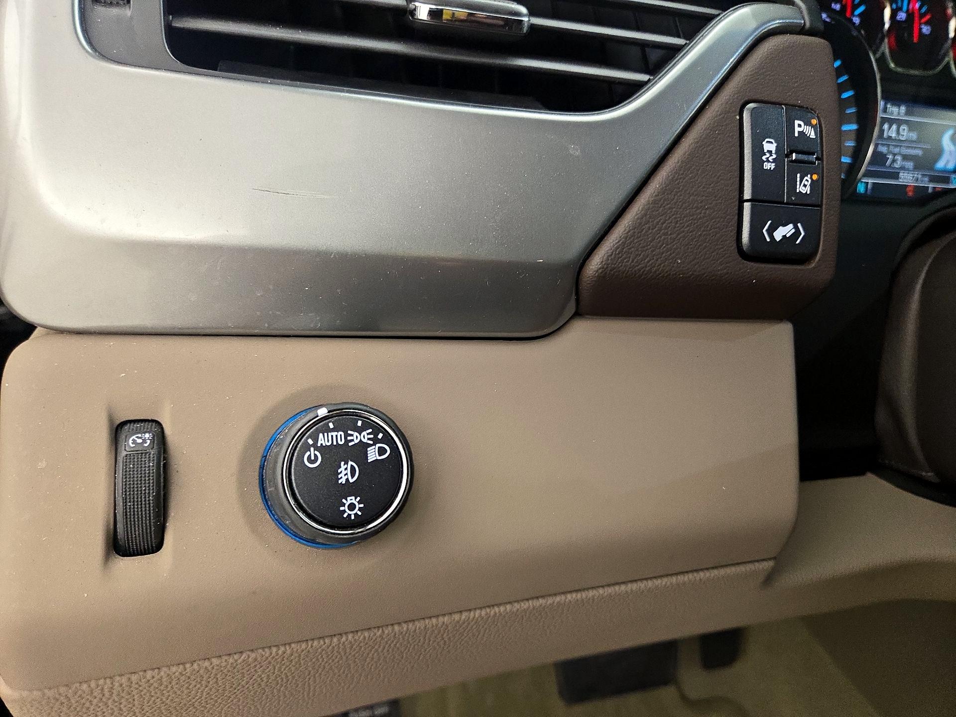 Thumbnail: 2015 Chevrolet Tahoe - 13