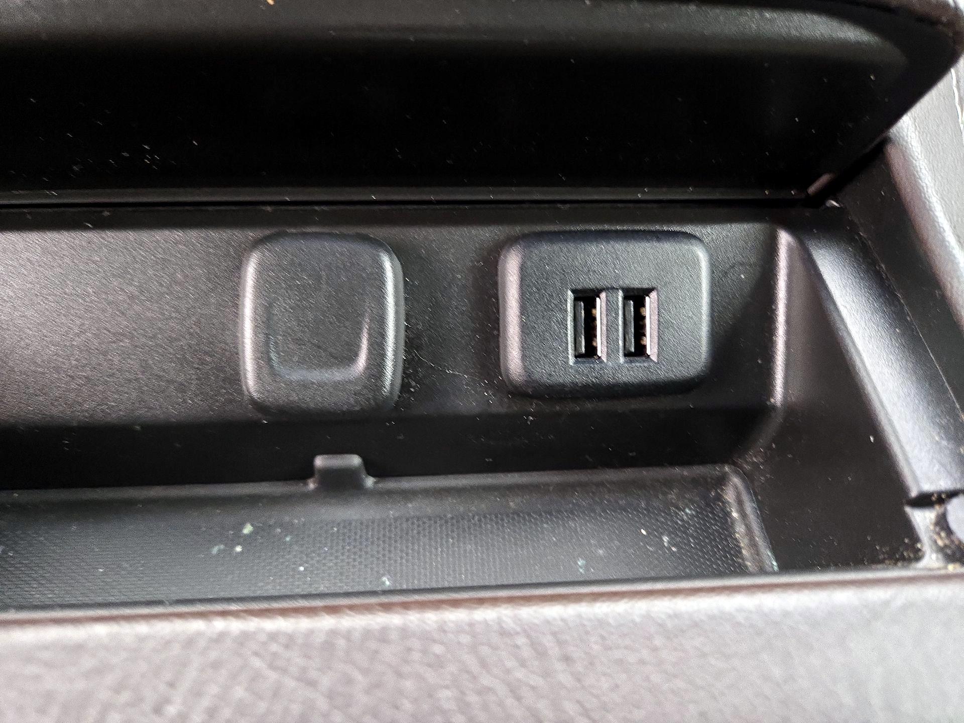 Thumbnail: 2015 Chevrolet Tahoe - 19