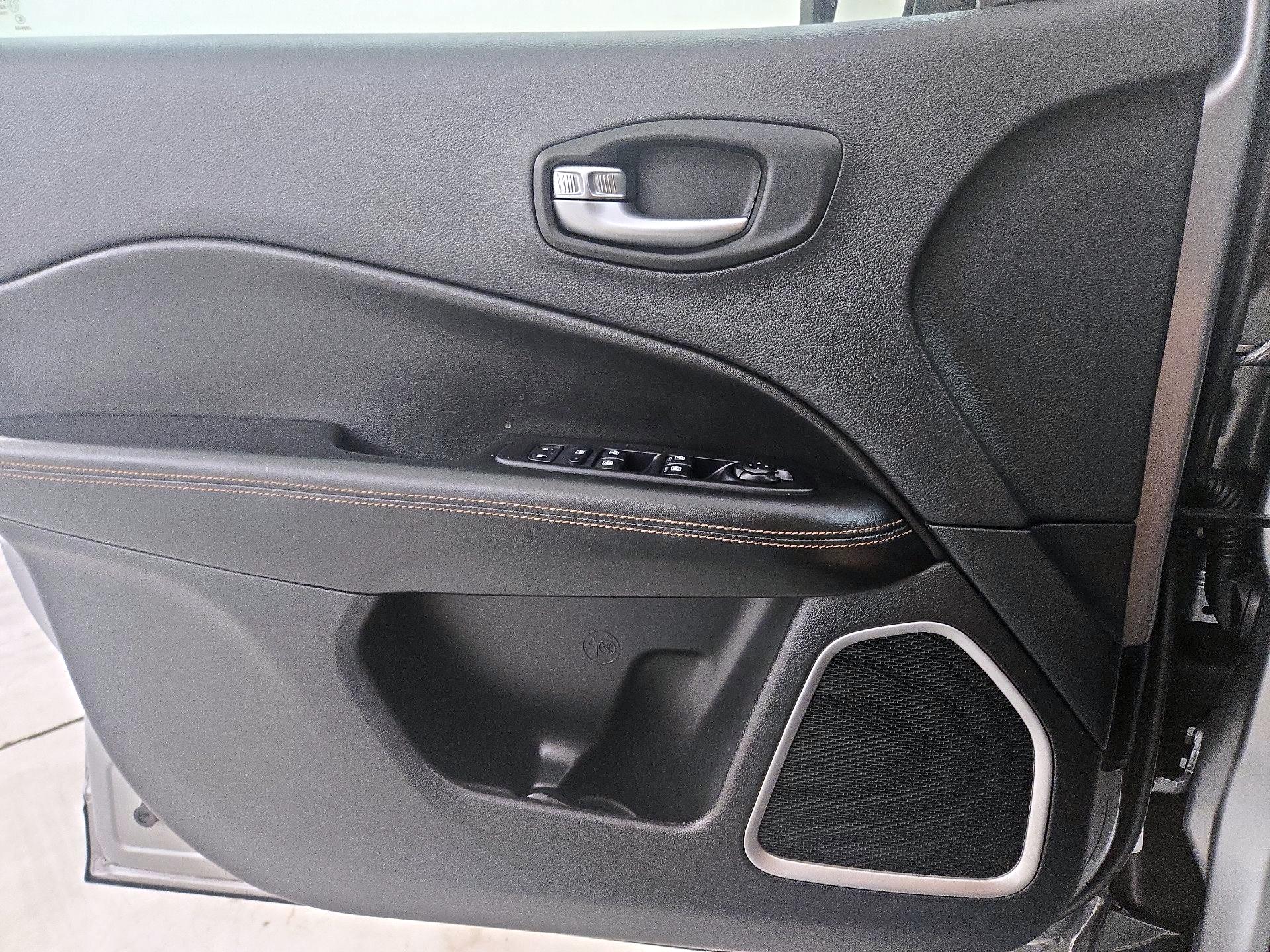 Thumbnail: 2021 Jeep Compass - 12