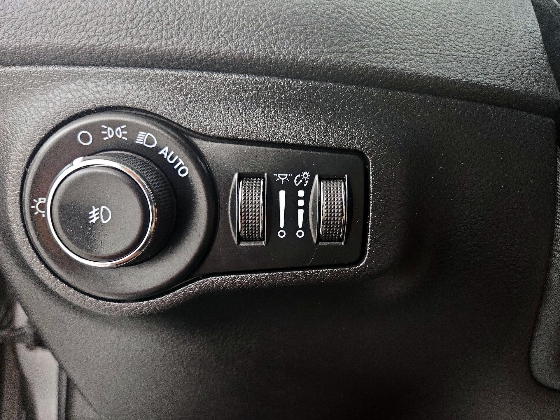 Thumbnail: 2021 Jeep Compass - 13