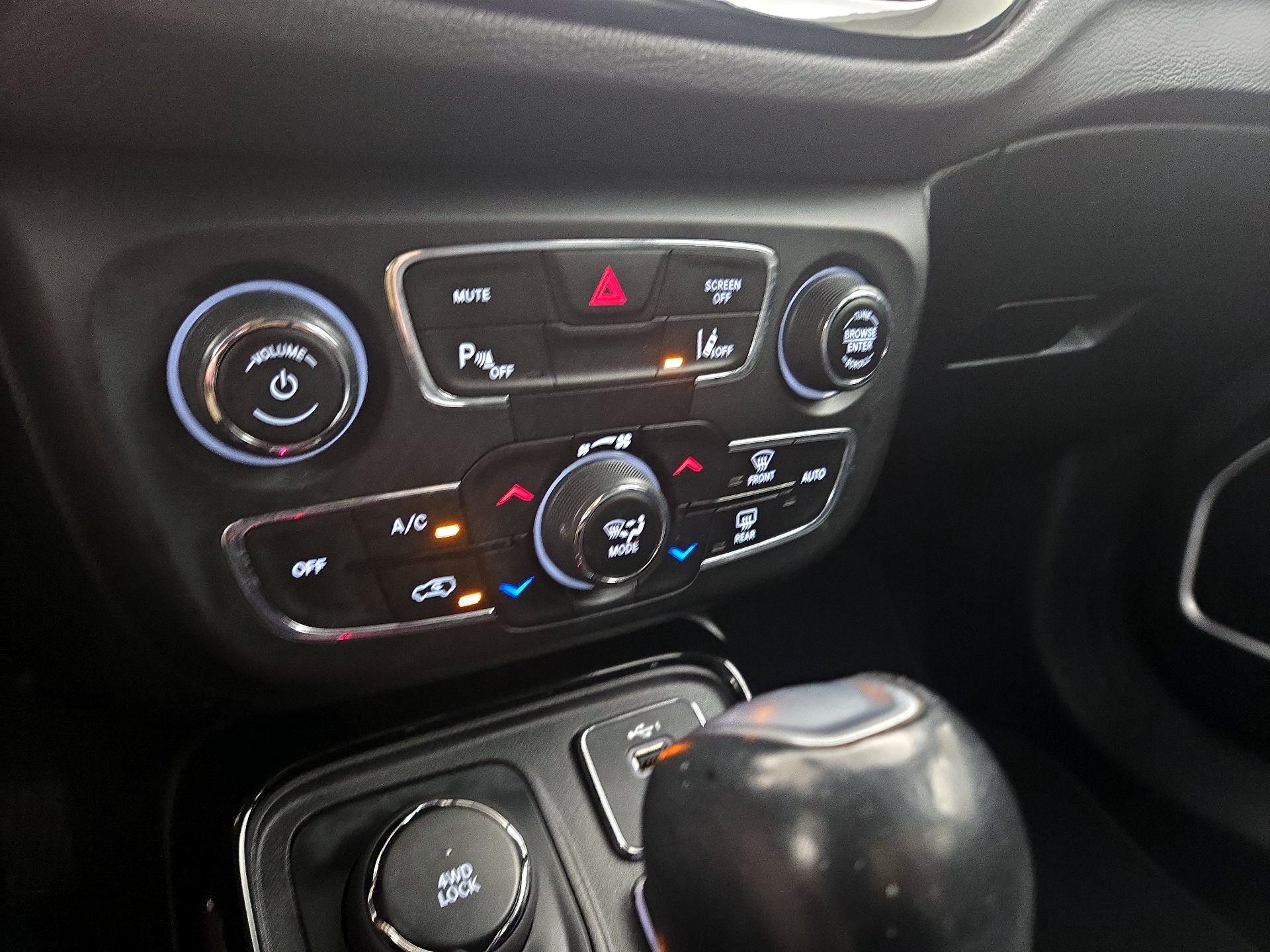 Thumbnail: 2021 Jeep Compass - 16