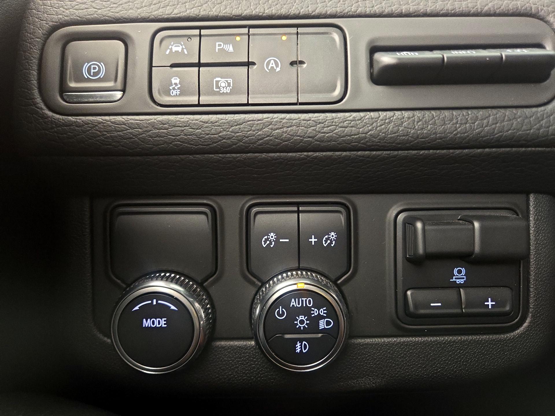 Thumbnail: 2023 GMC Yukon - 13