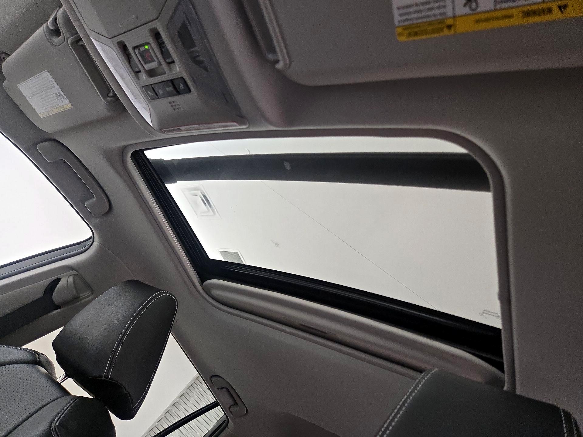 Thumbnail: 2021 Toyota RAV4 - 19