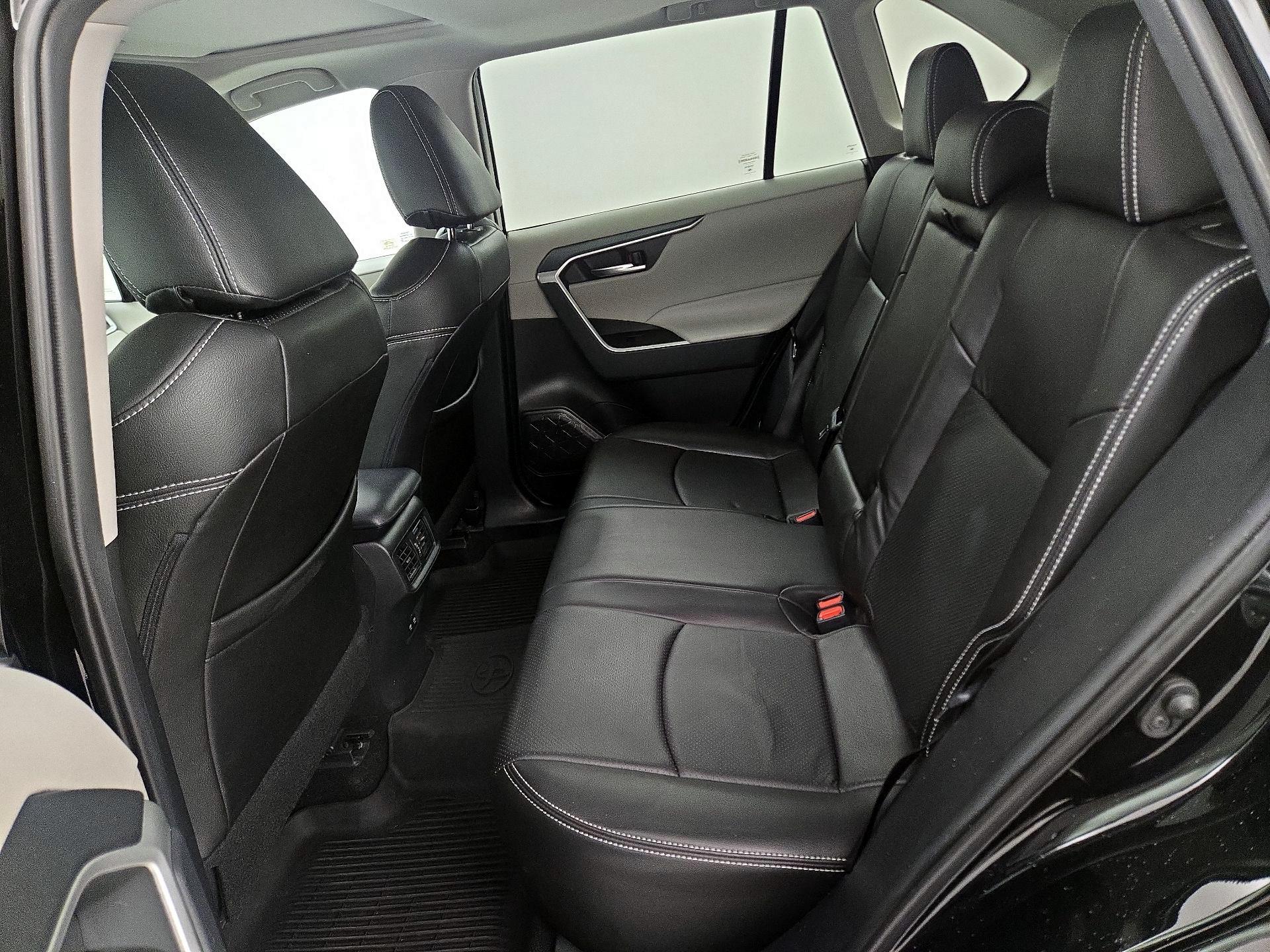 Thumbnail: 2021 Toyota RAV4 - 20