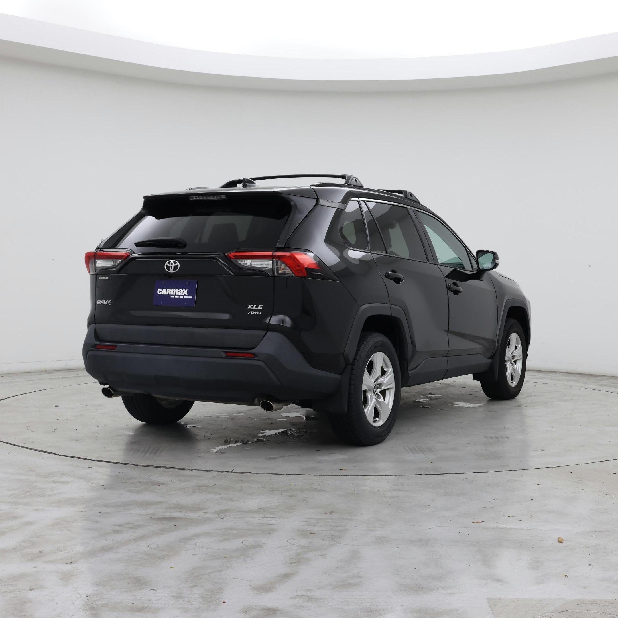 Thumbnail: 2021 Toyota RAV4 - 8