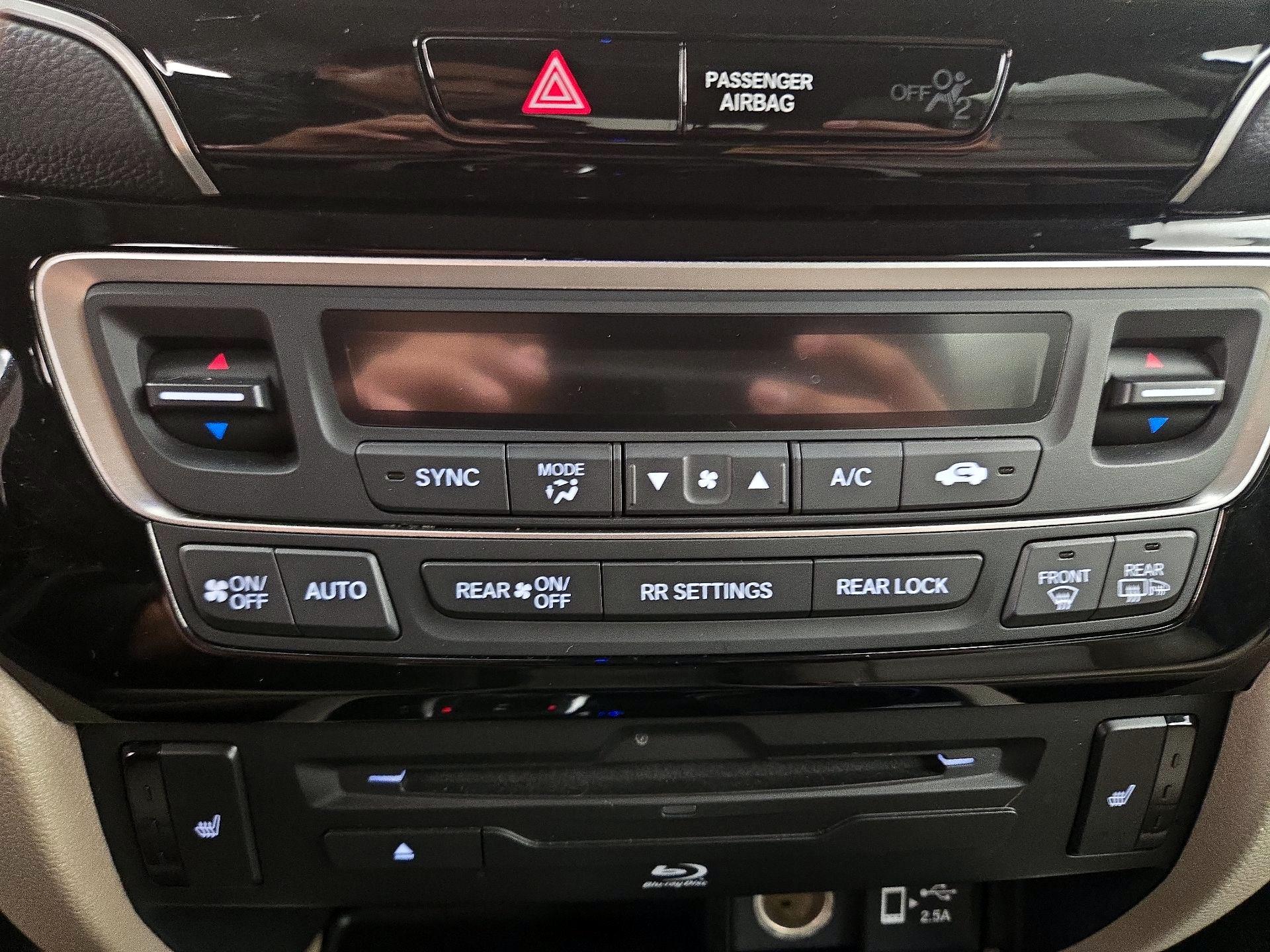 Thumbnail: 2020 Honda Pilot - 17