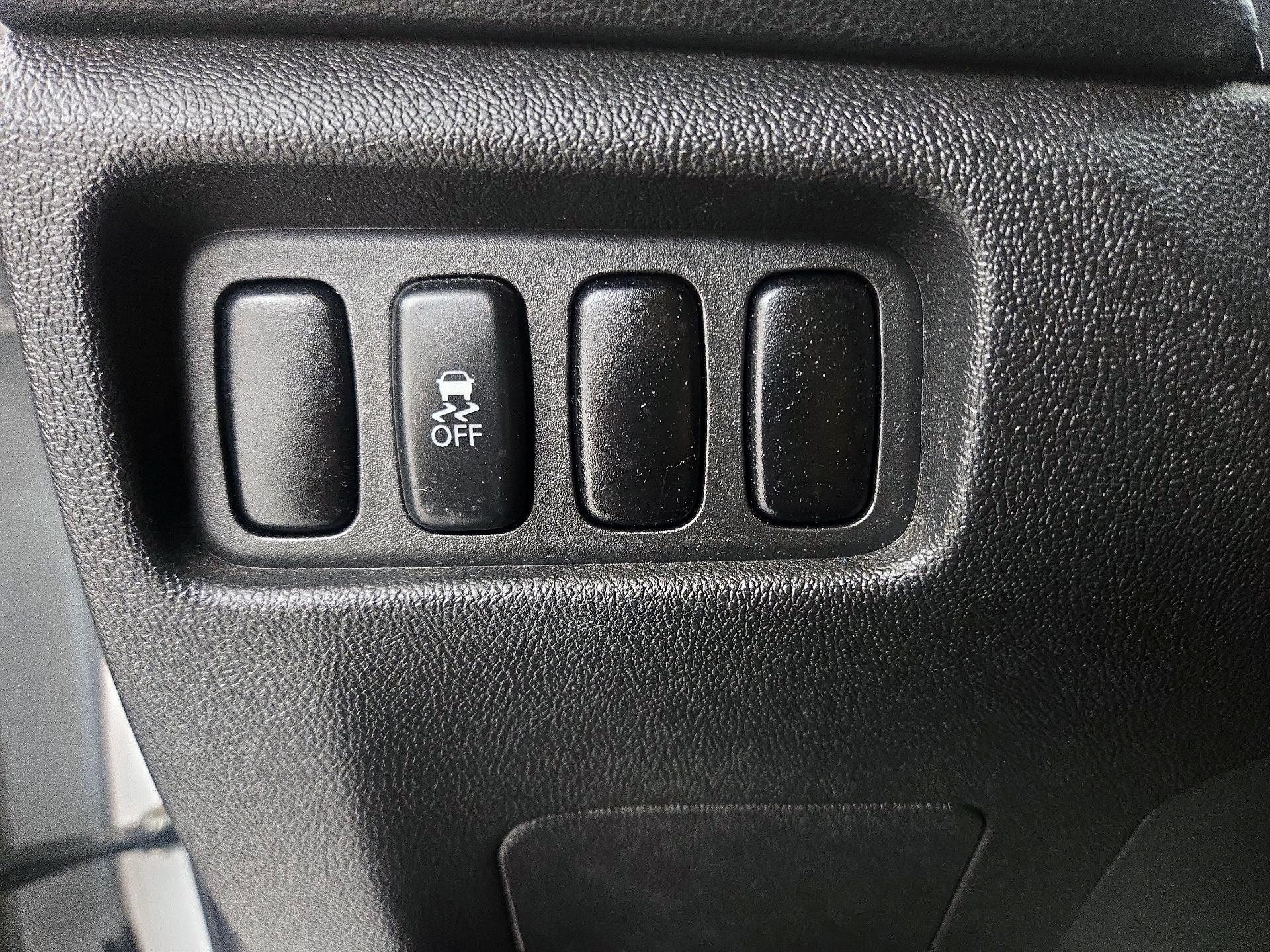 Thumbnail: 2015 Mitsubishi Outlander Sport - 13