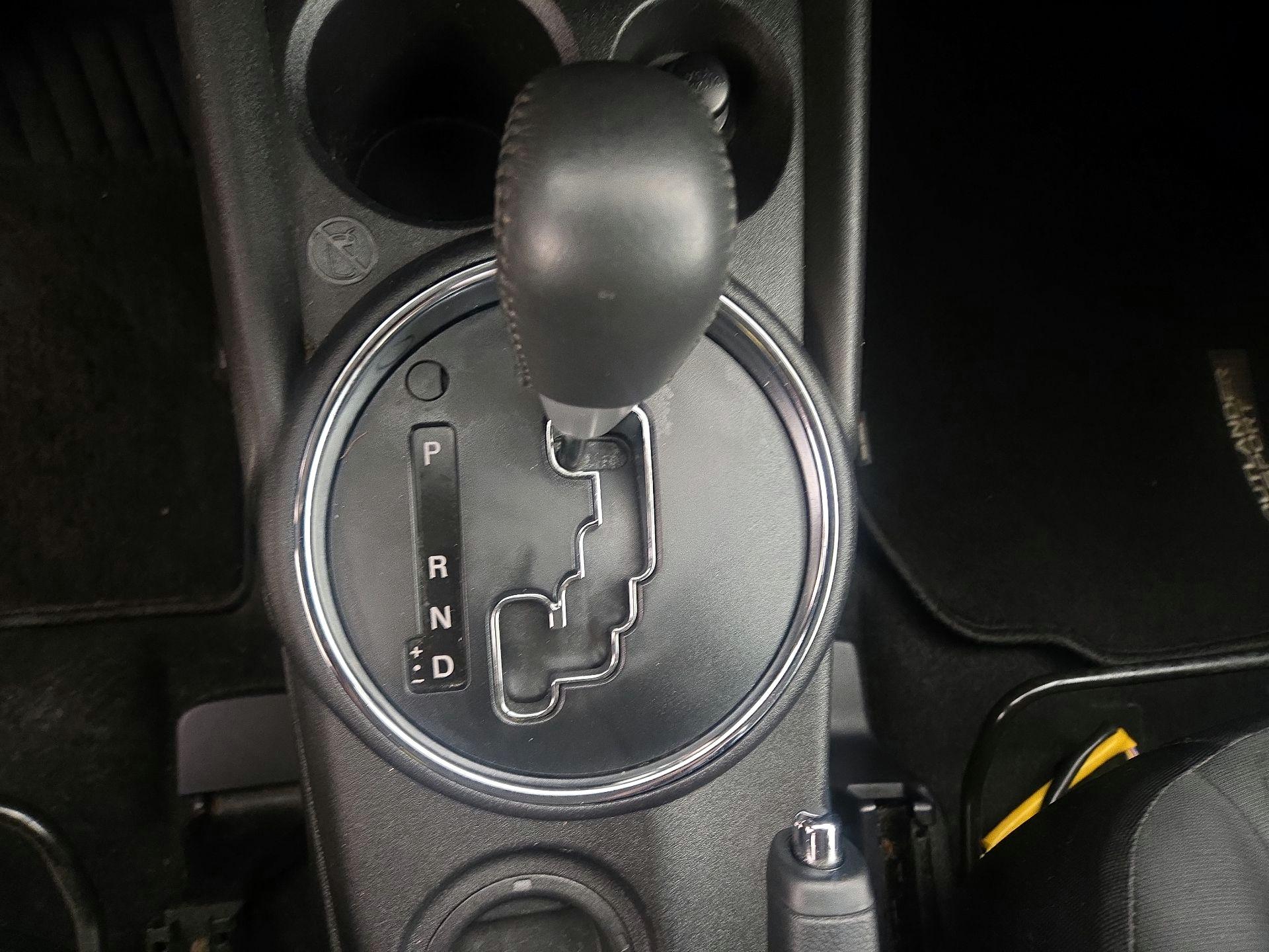 Thumbnail: 2015 Mitsubishi Outlander Sport - 16