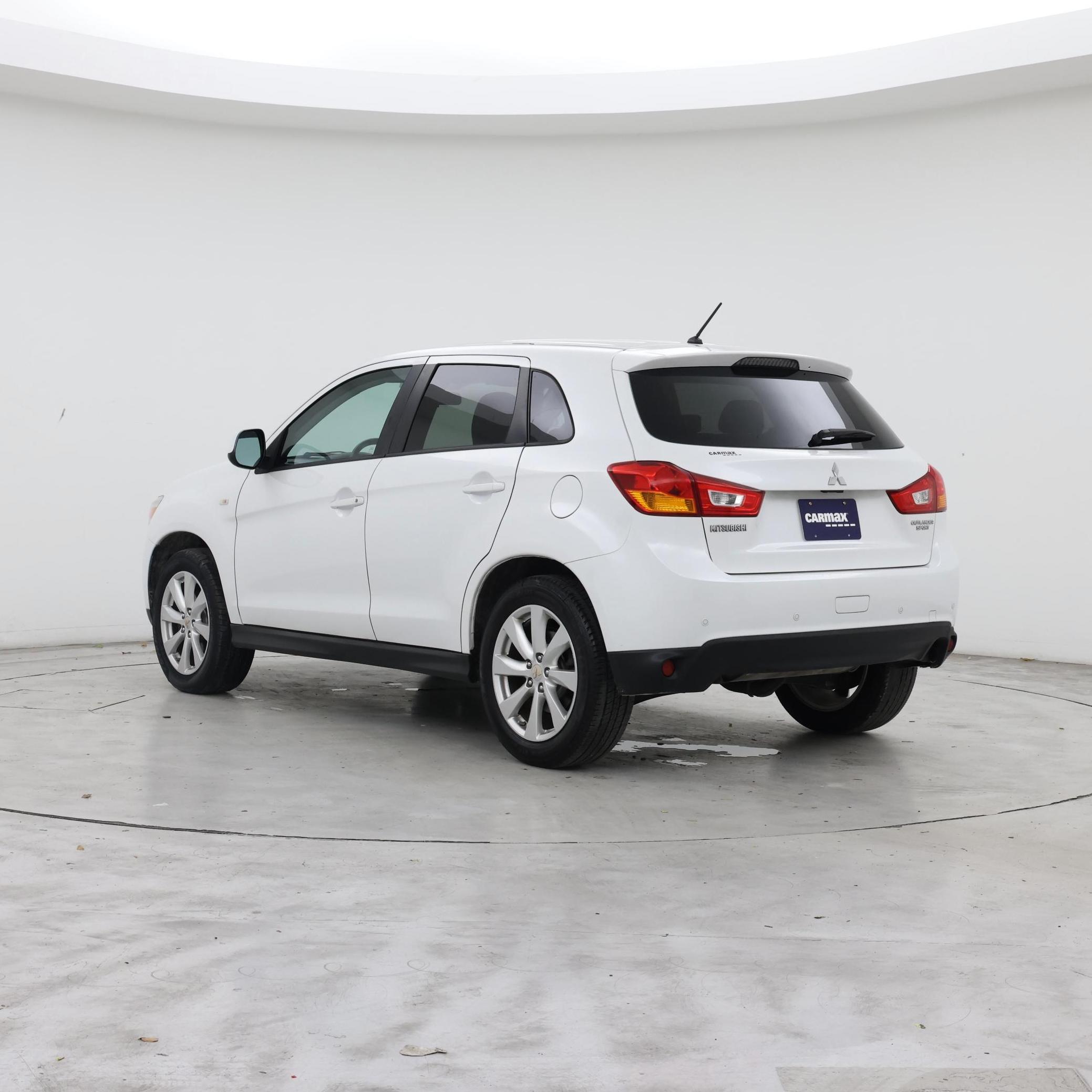 Thumbnail: 2015 Mitsubishi Outlander Sport - 2