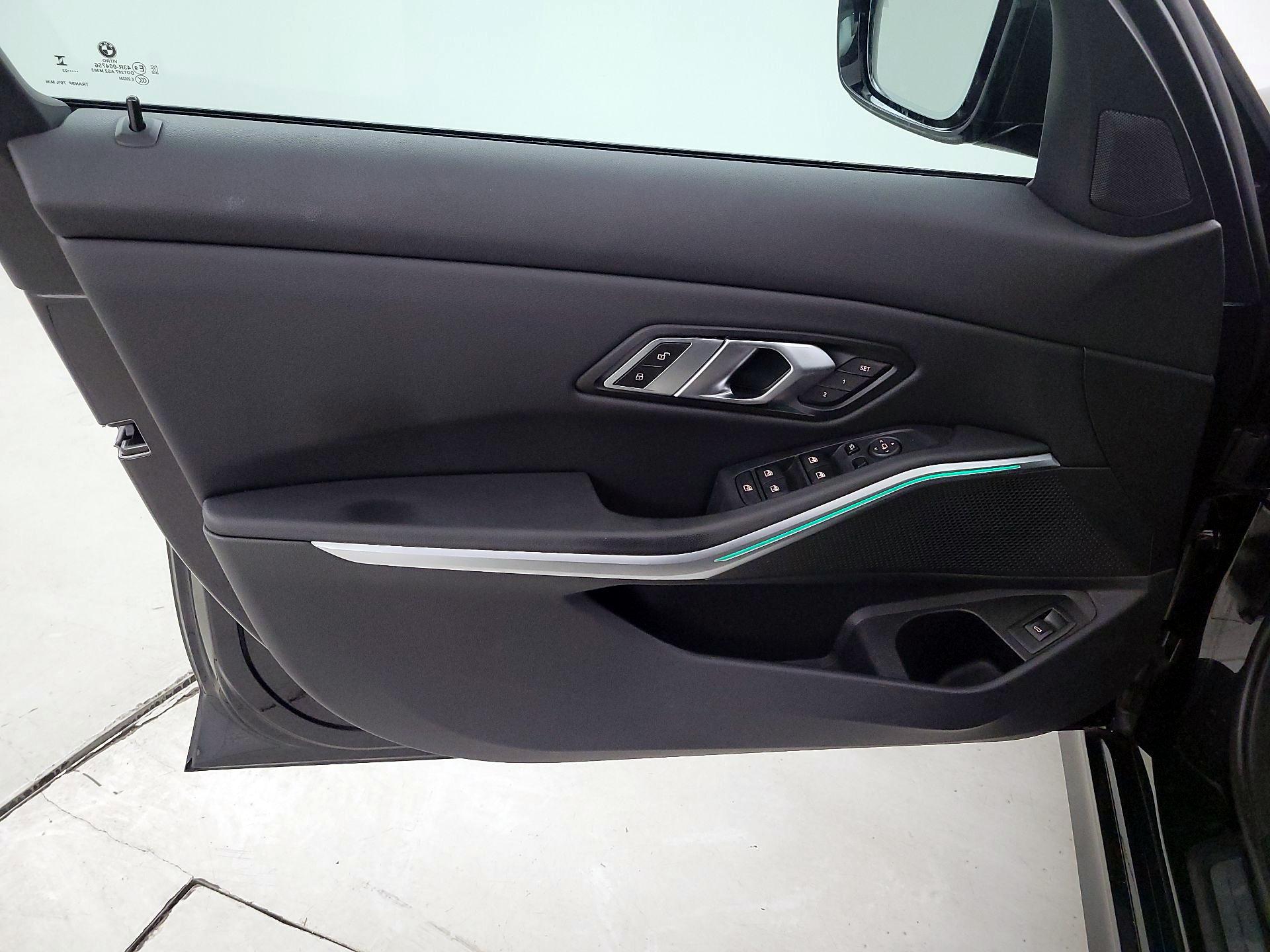 Thumbnail: 2023 BMW 3 Series - 12