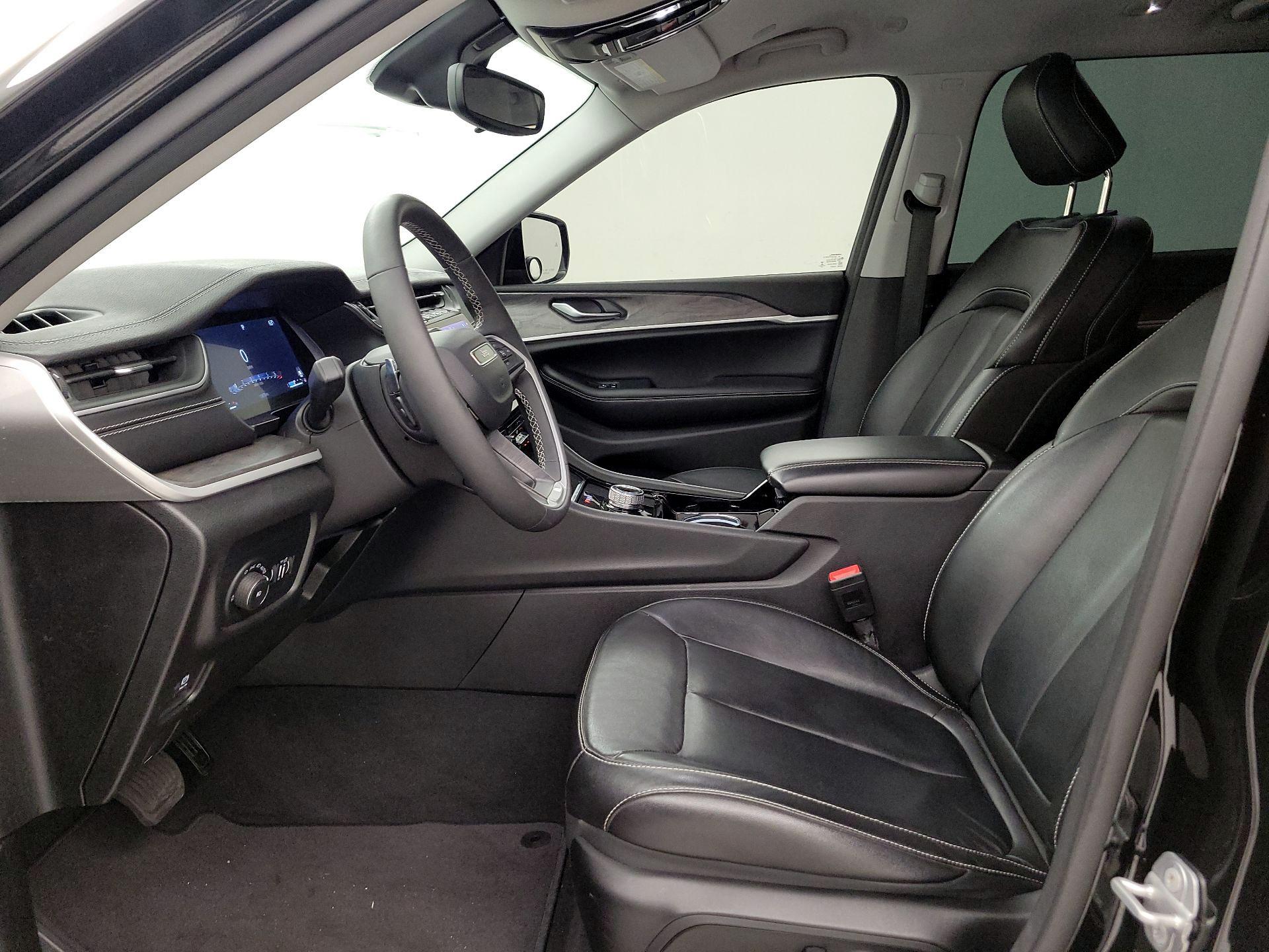 Thumbnail: 2023 Jeep Grand Cherokee L - 9