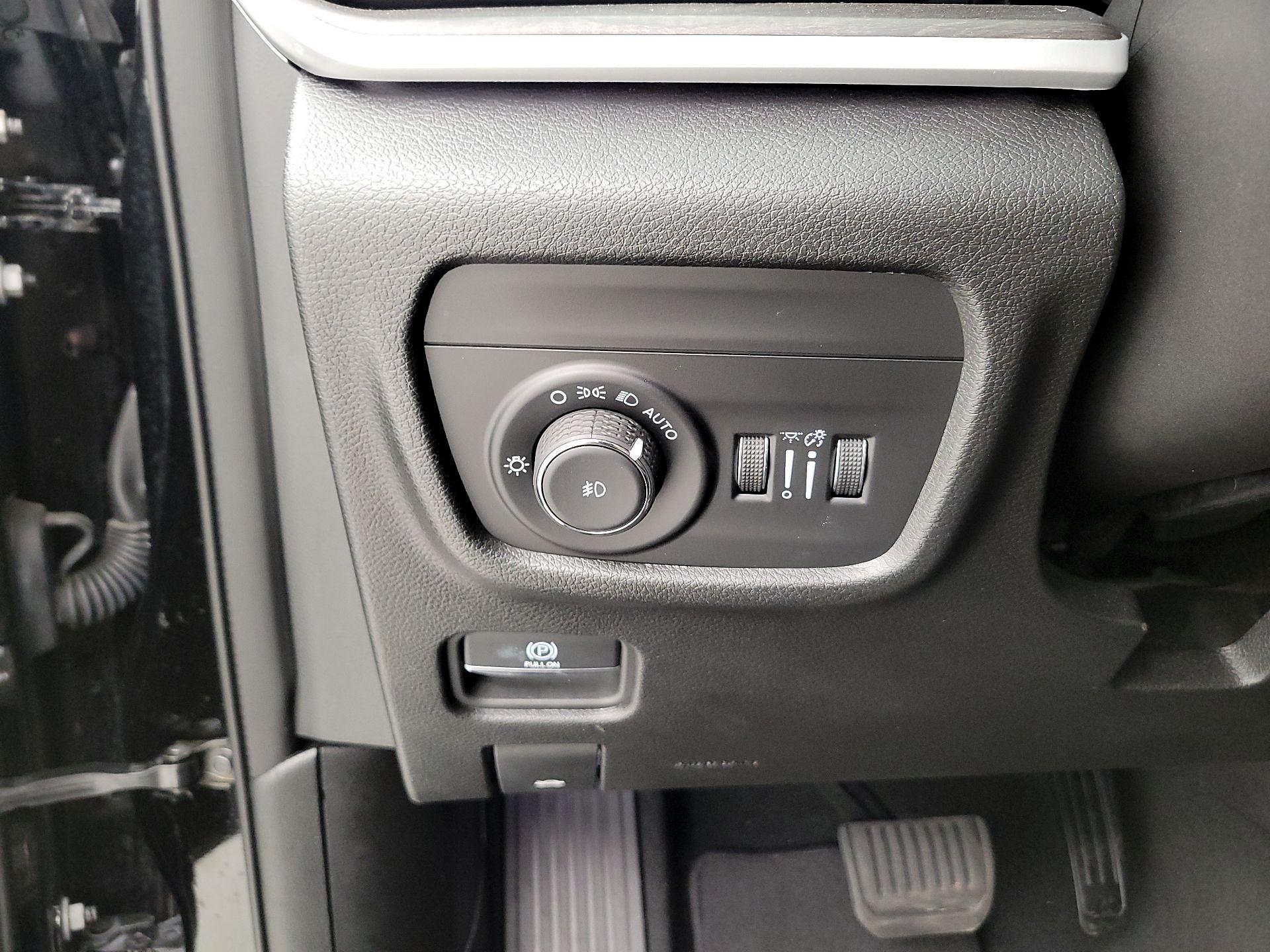 Thumbnail: 2023 Jeep Grand Cherokee L - 11