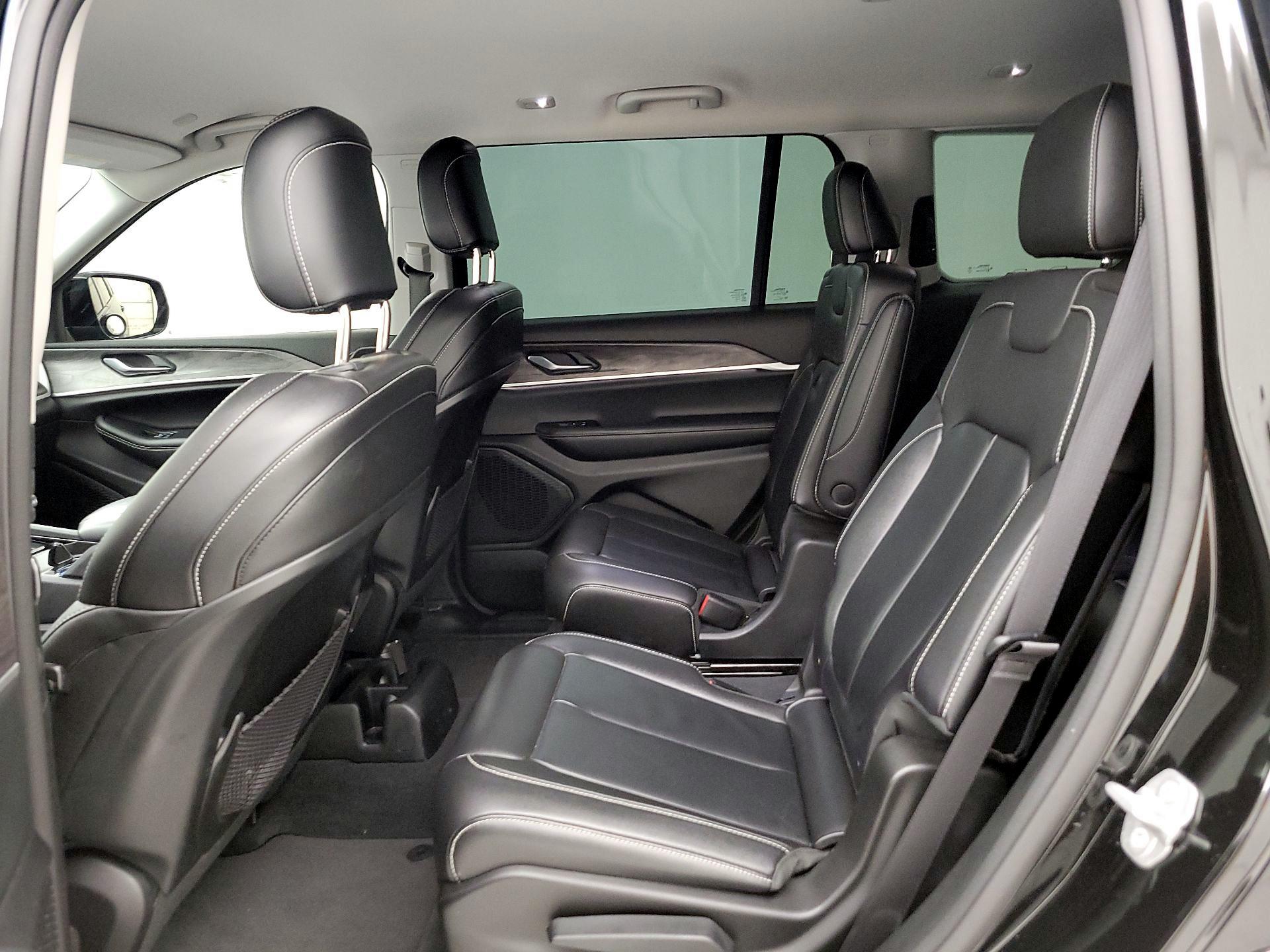 Thumbnail: 2023 Jeep Grand Cherokee L - 18