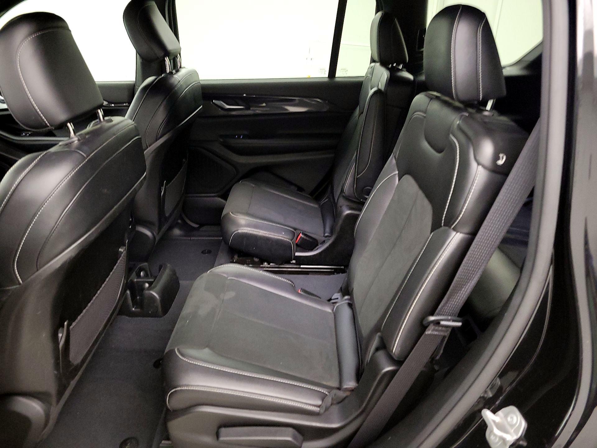 Thumbnail: 2023 Jeep Grand Cherokee L - 19