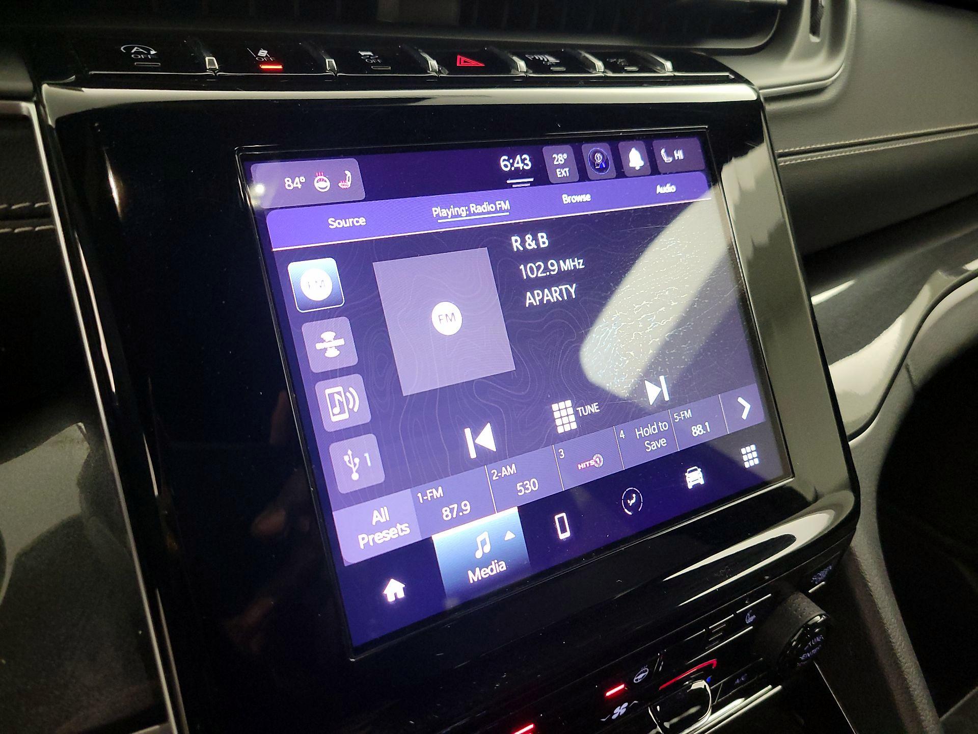 Thumbnail: 2023 Jeep Grand Cherokee L - 15