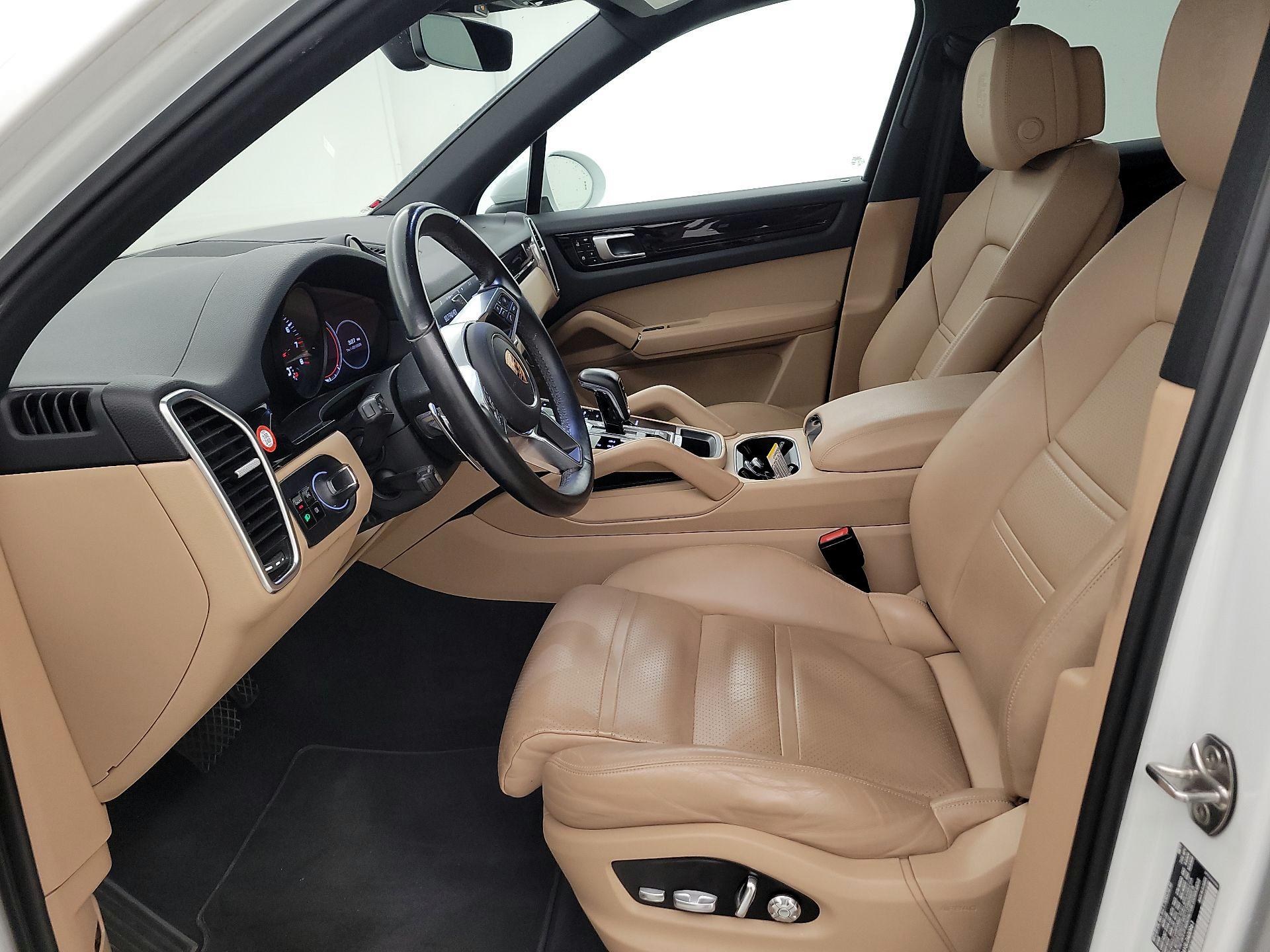 Thumbnail: 2020 Porsche Cayenne - 11