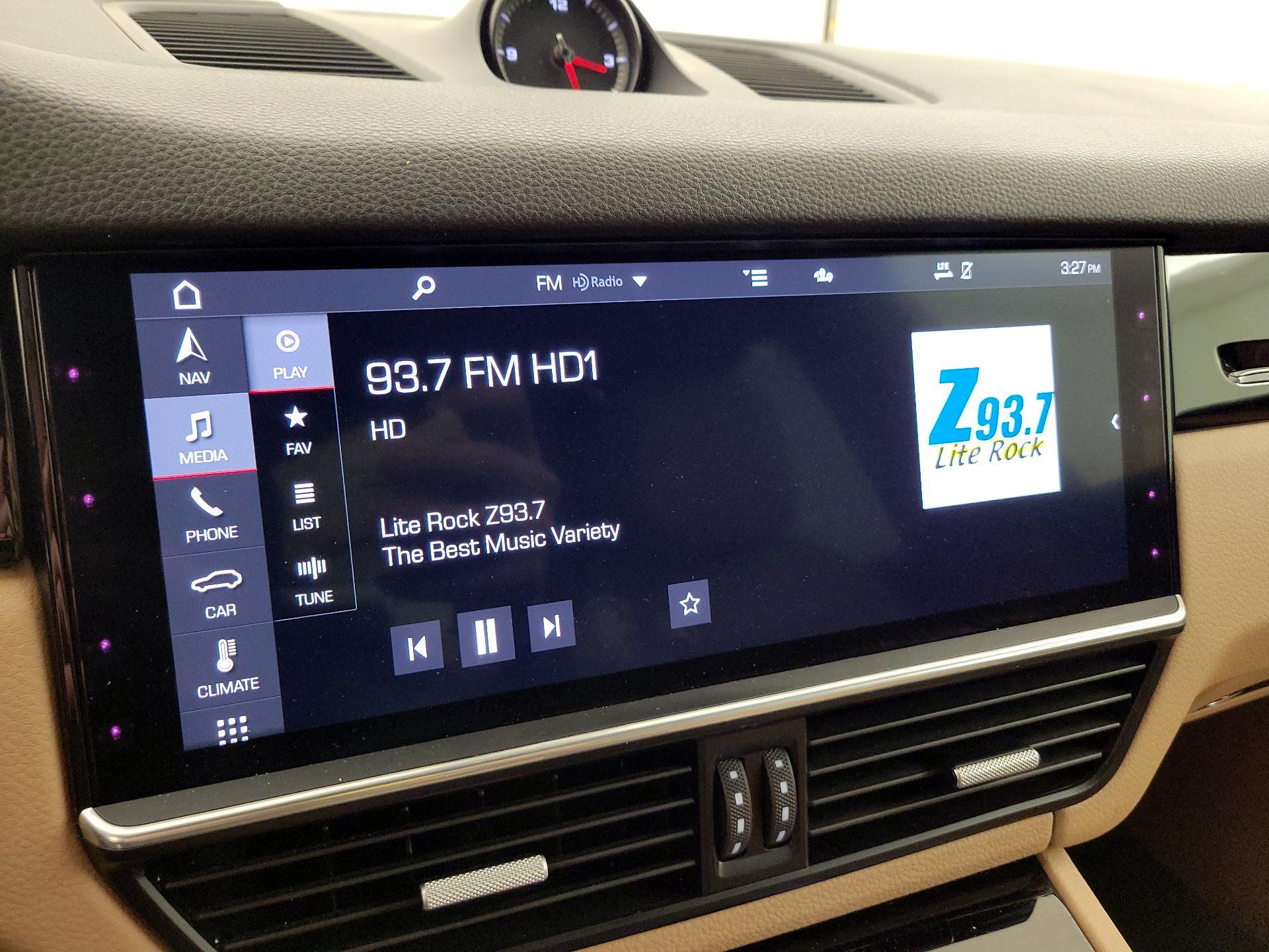 Thumbnail: 2020 Porsche Cayenne - 16