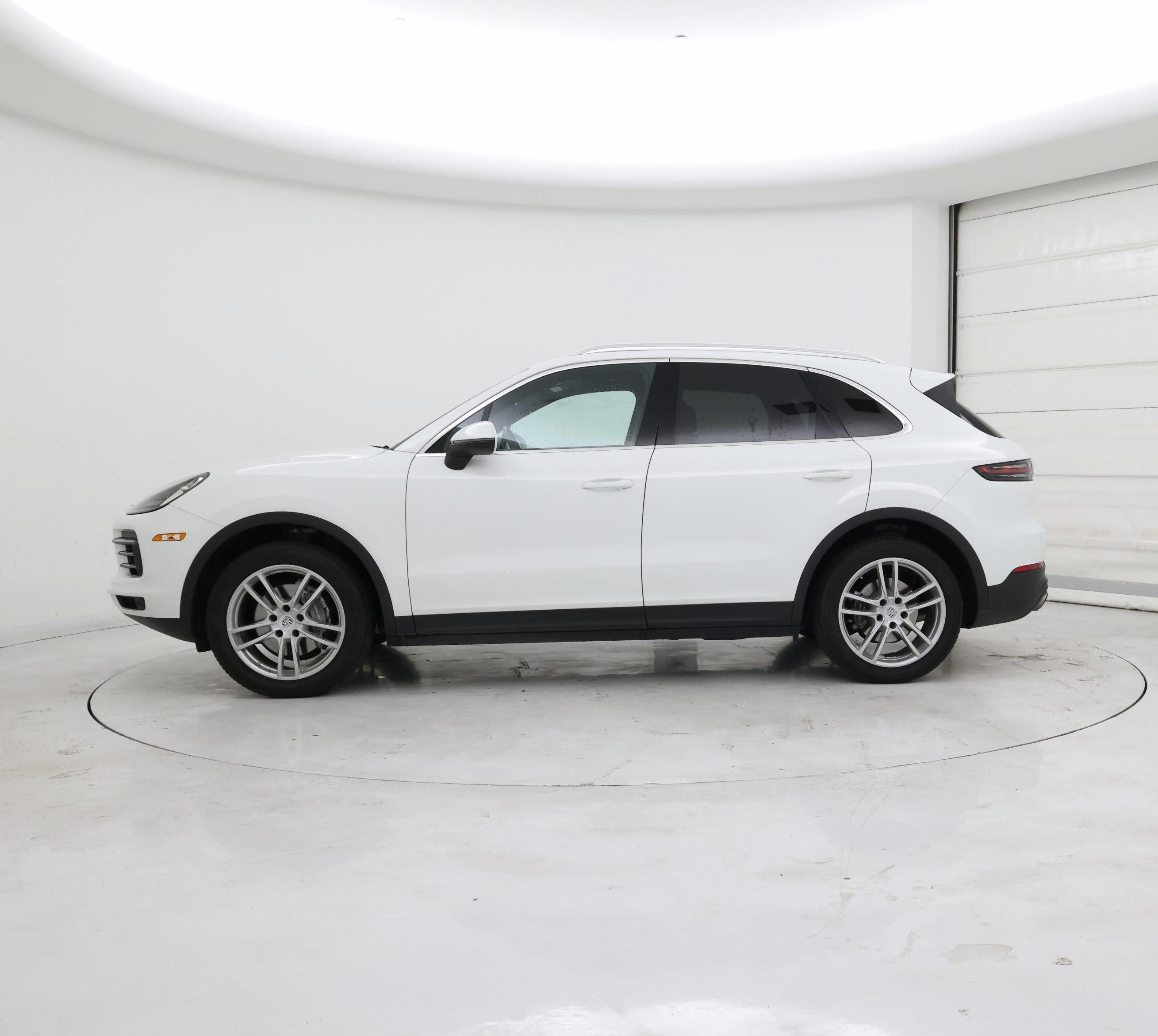 Thumbnail: 2020 Porsche Cayenne - 3