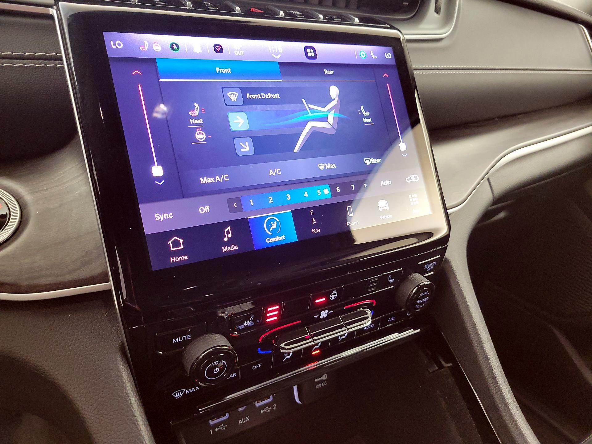 Thumbnail: 2023 Jeep Grand Cherokee L - 17