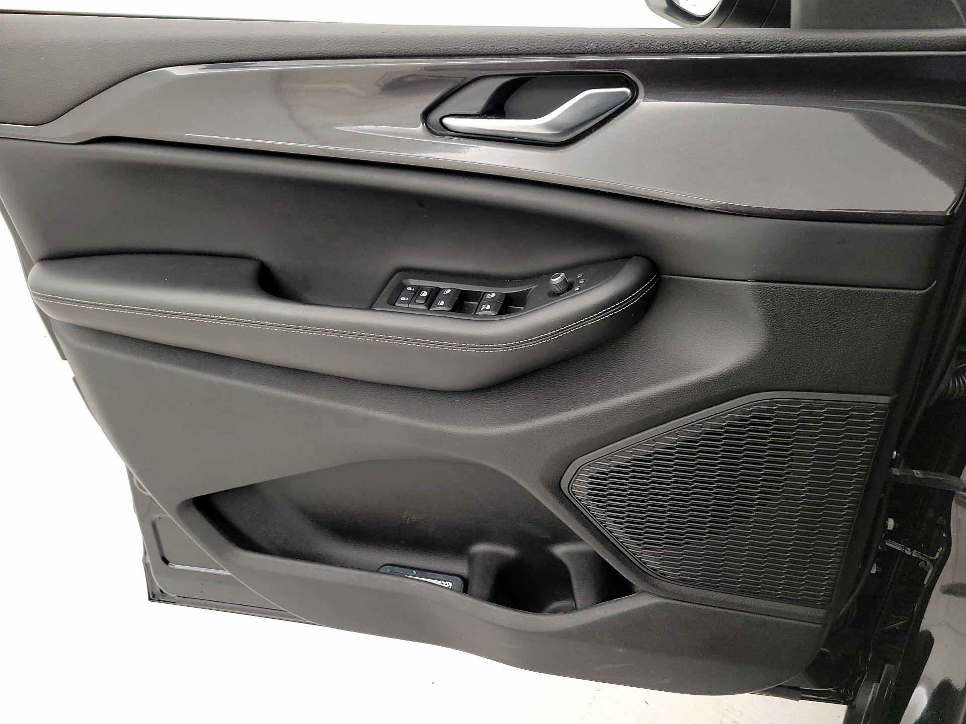 Thumbnail: 2023 Jeep Grand Cherokee - 10