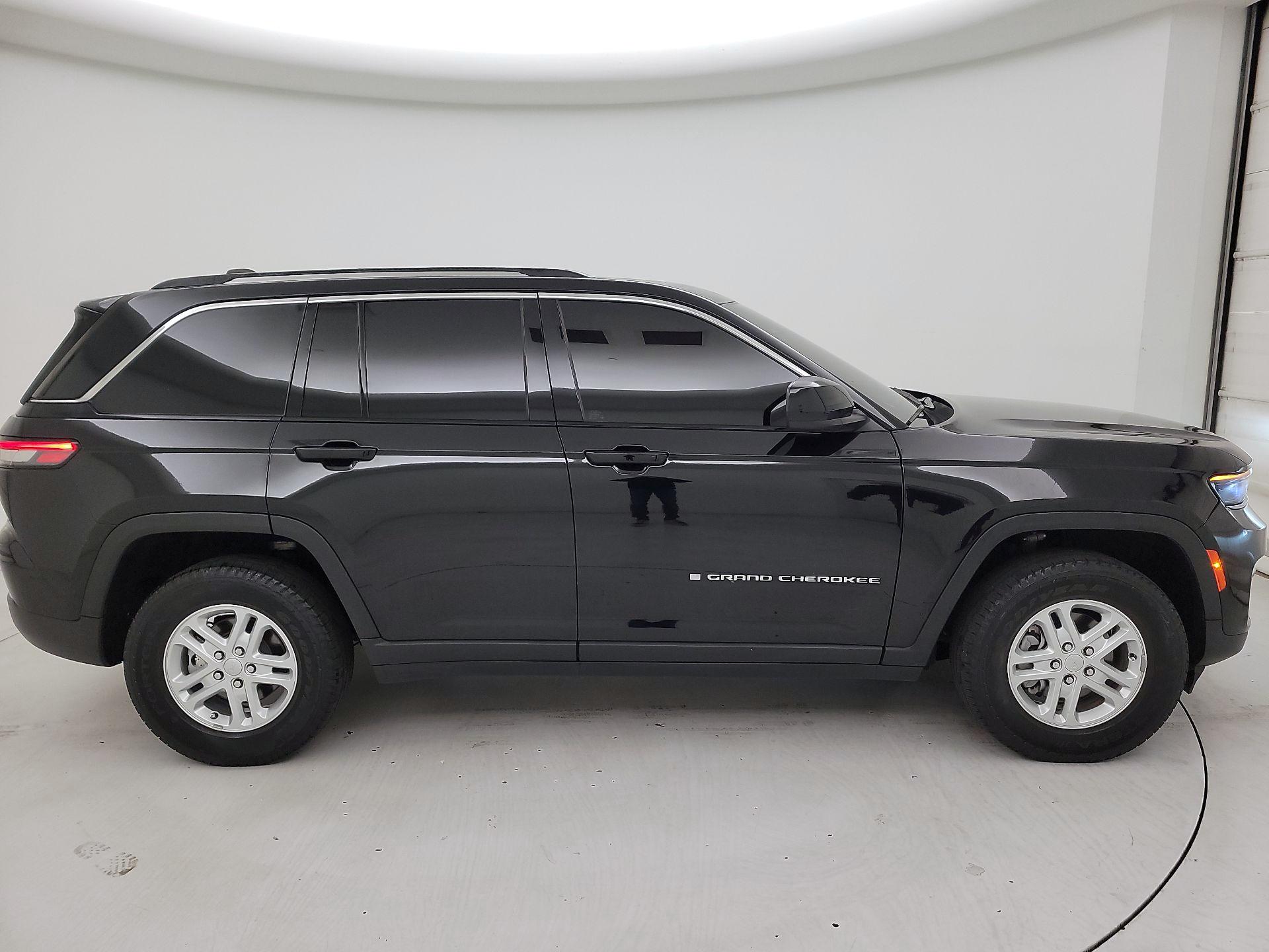 Thumbnail: 2023 Jeep Grand Cherokee - 4