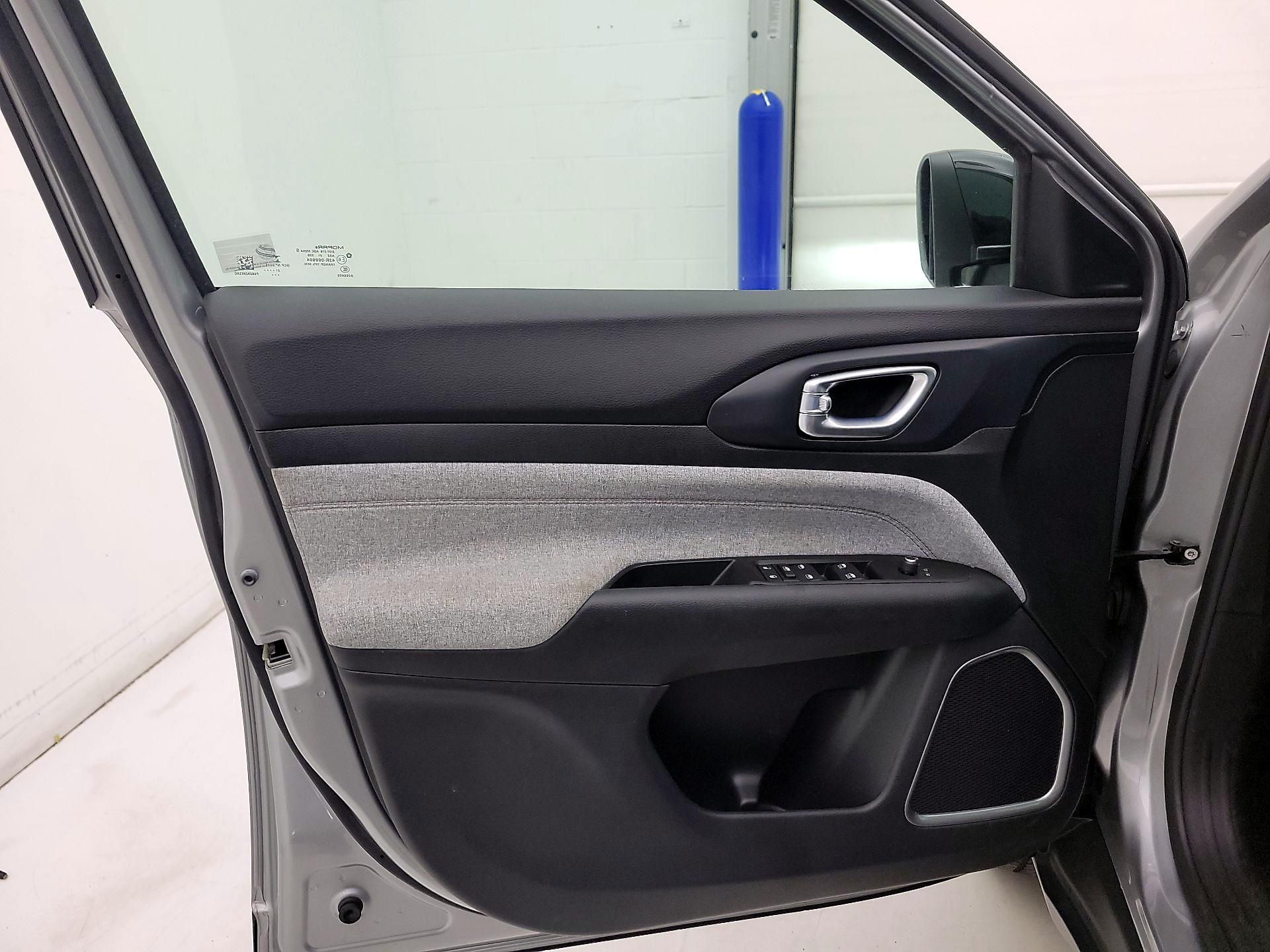 Thumbnail: 2022 Jeep Compass - 12