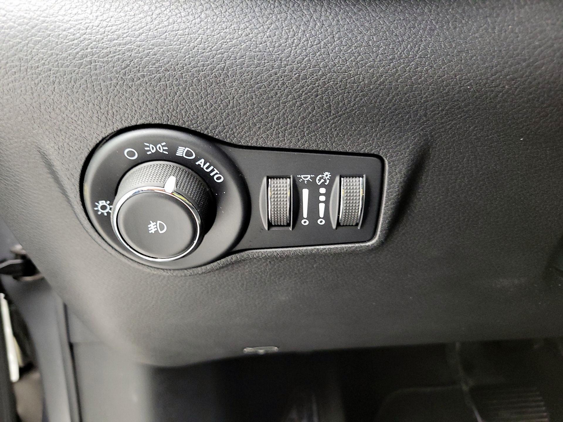 Thumbnail: 2022 Jeep Compass - 13