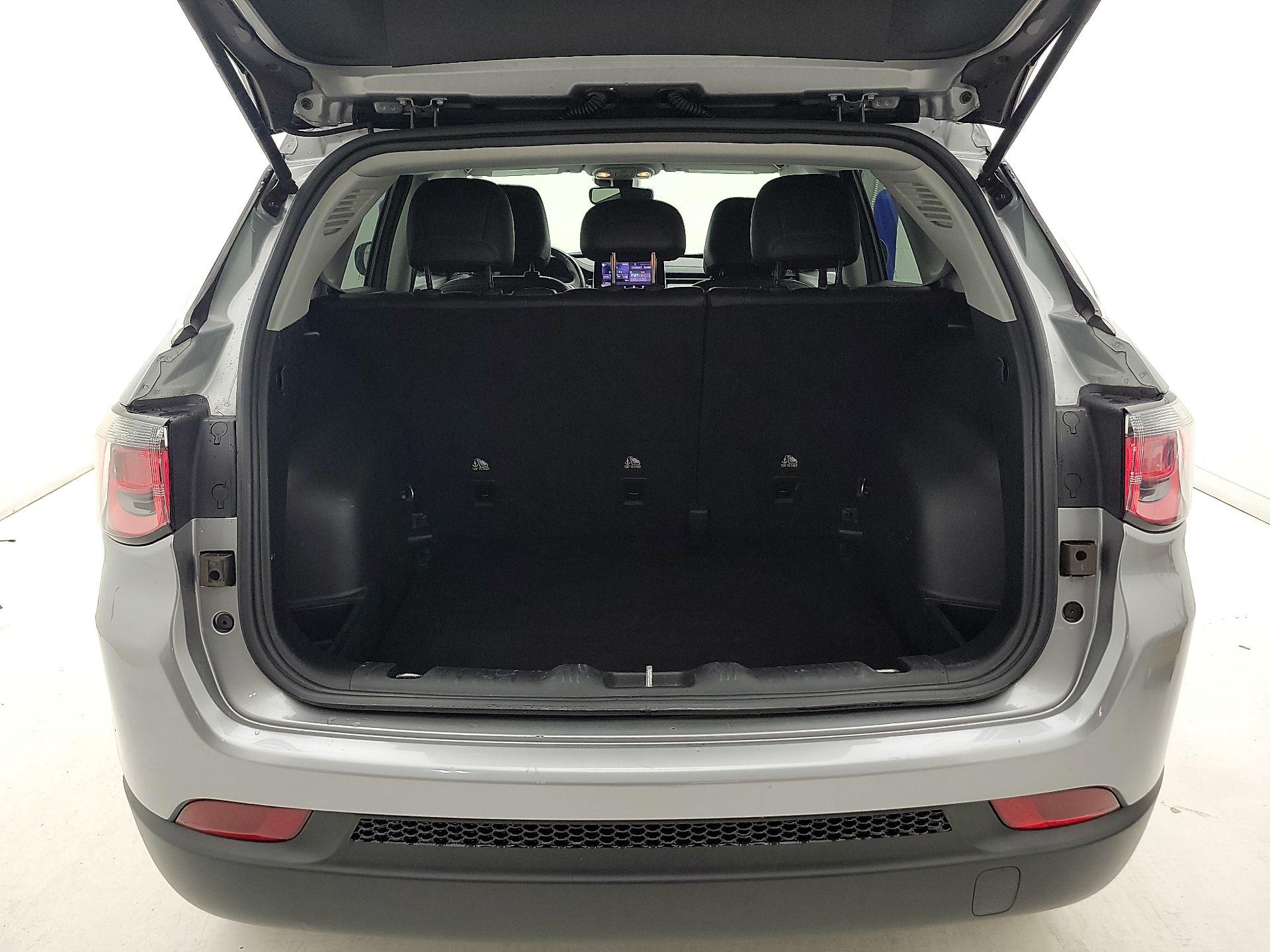 Thumbnail: 2022 Jeep Compass - 20