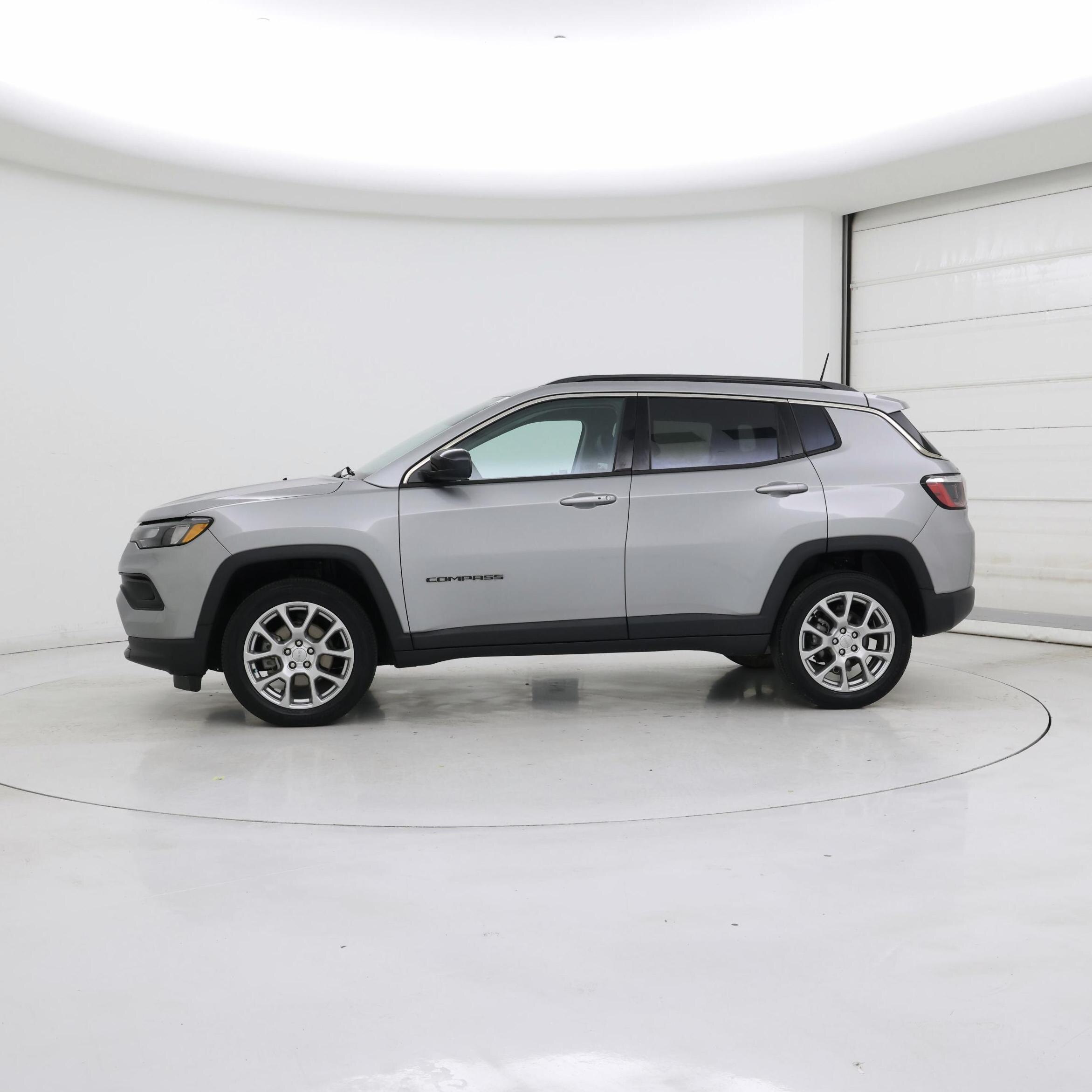 Thumbnail: 2022 Jeep Compass - 3