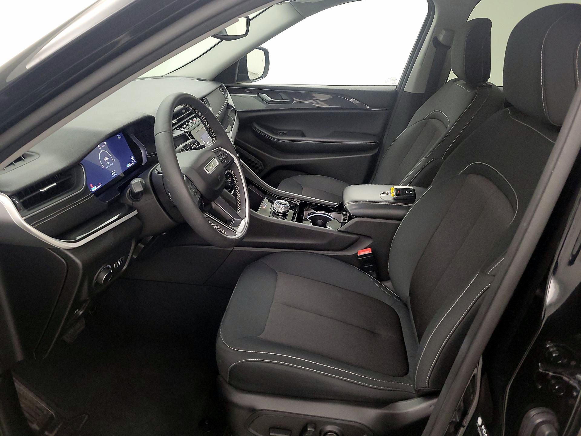 Thumbnail: 2023 Jeep Grand Cherokee - 11