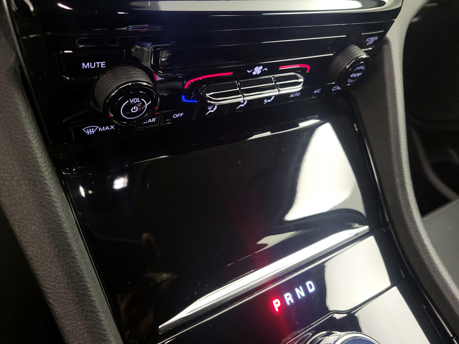 Thumbnail: 2023 Jeep Grand Cherokee - 16