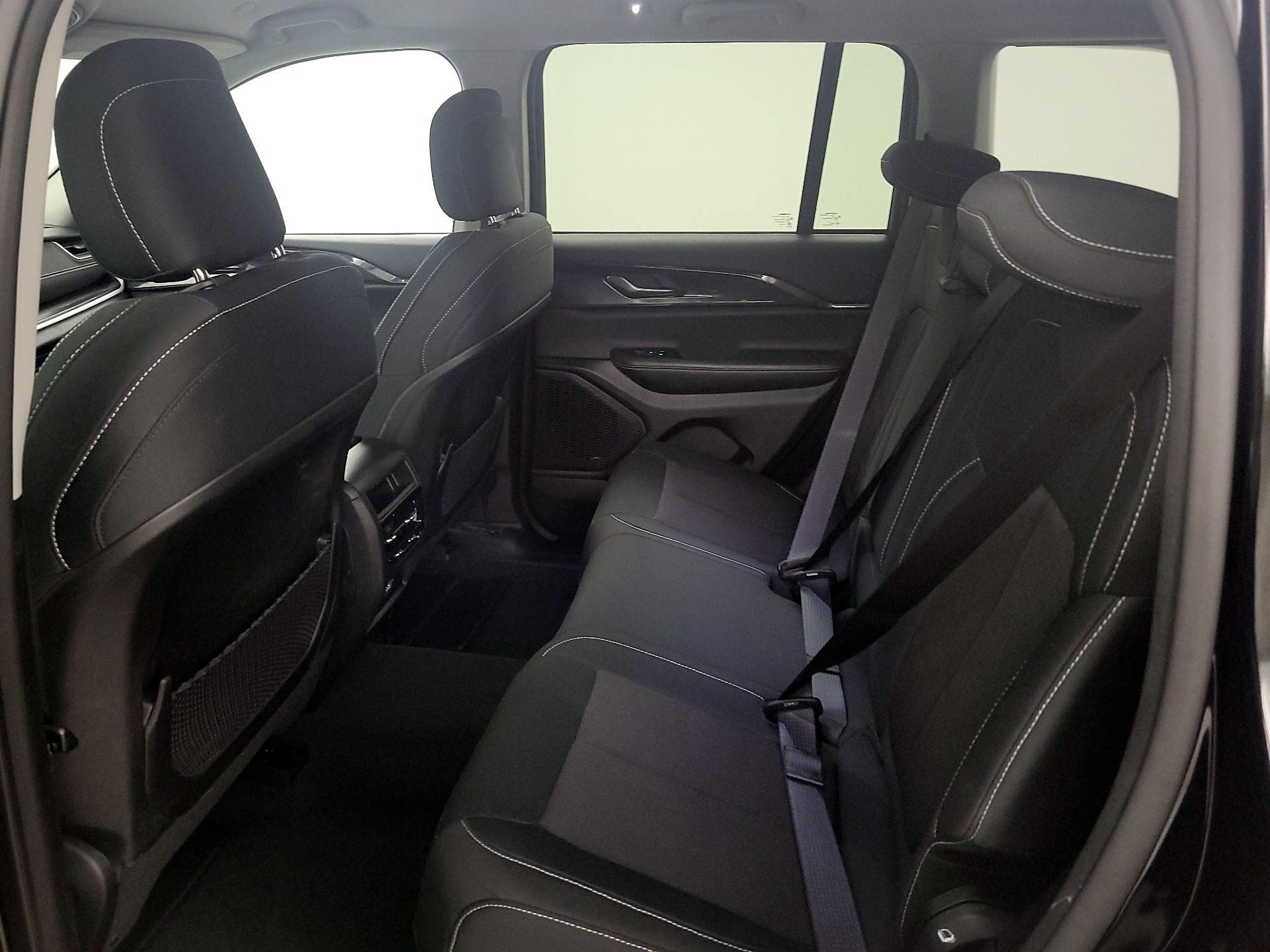 Thumbnail: 2023 Jeep Grand Cherokee - 19