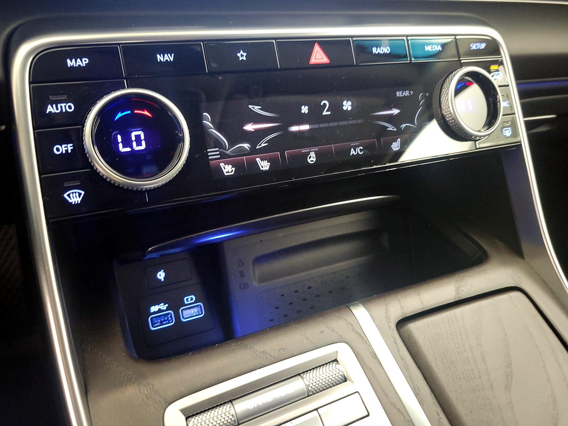 Thumbnail: 2022 Genesis GV80 - 17