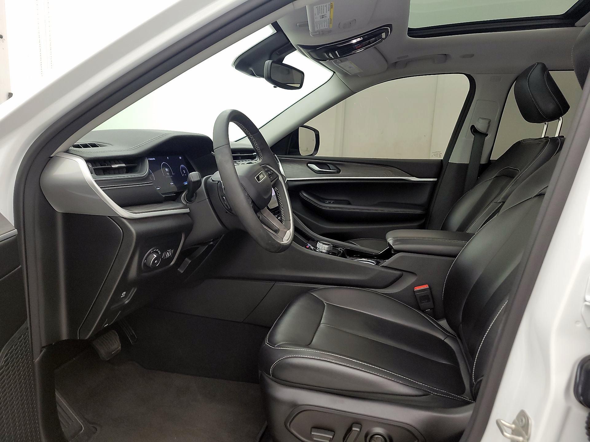 Thumbnail: 2023 Jeep Grand Cherokee L - 11