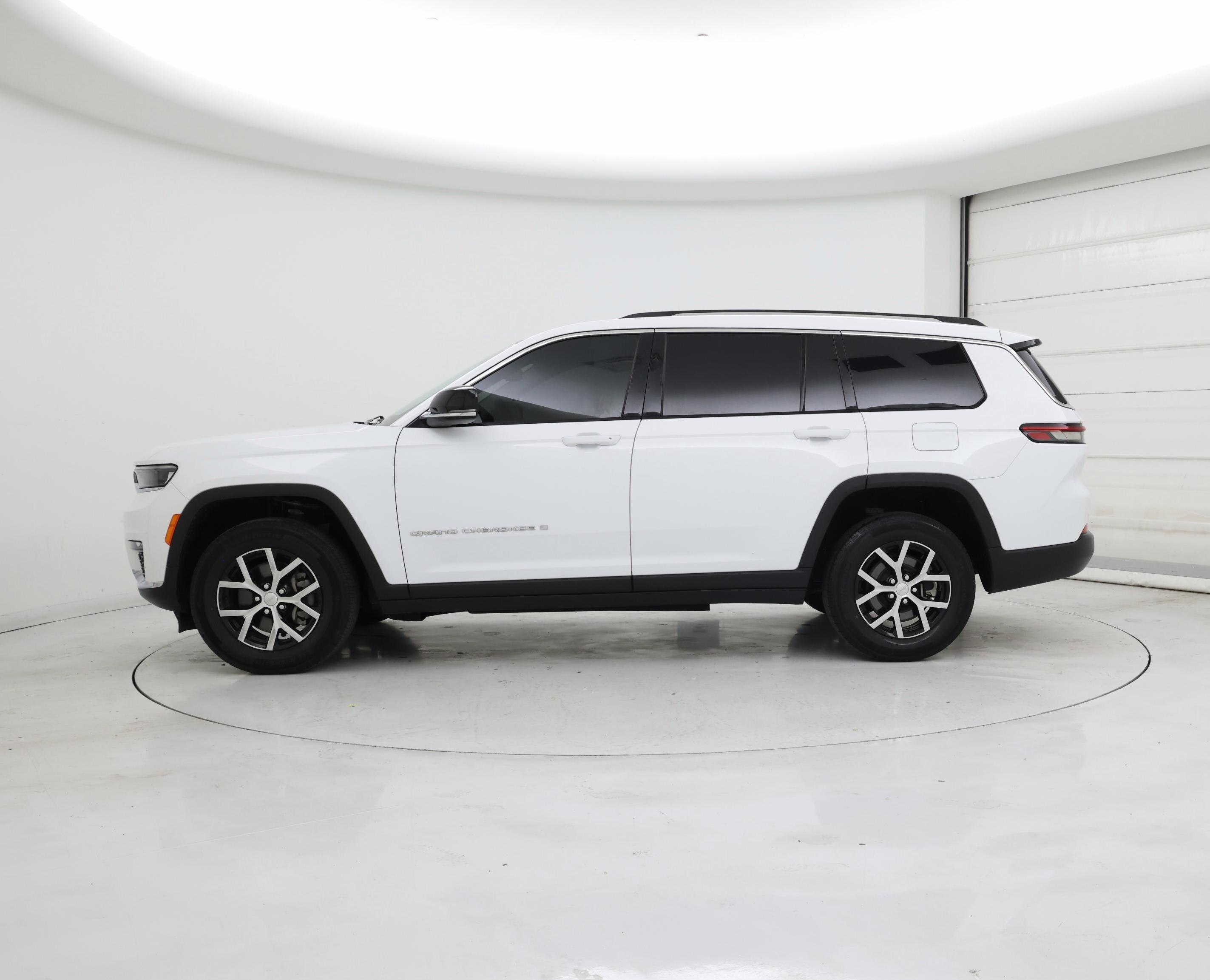 Thumbnail: 2023 Jeep Grand Cherokee L - 3