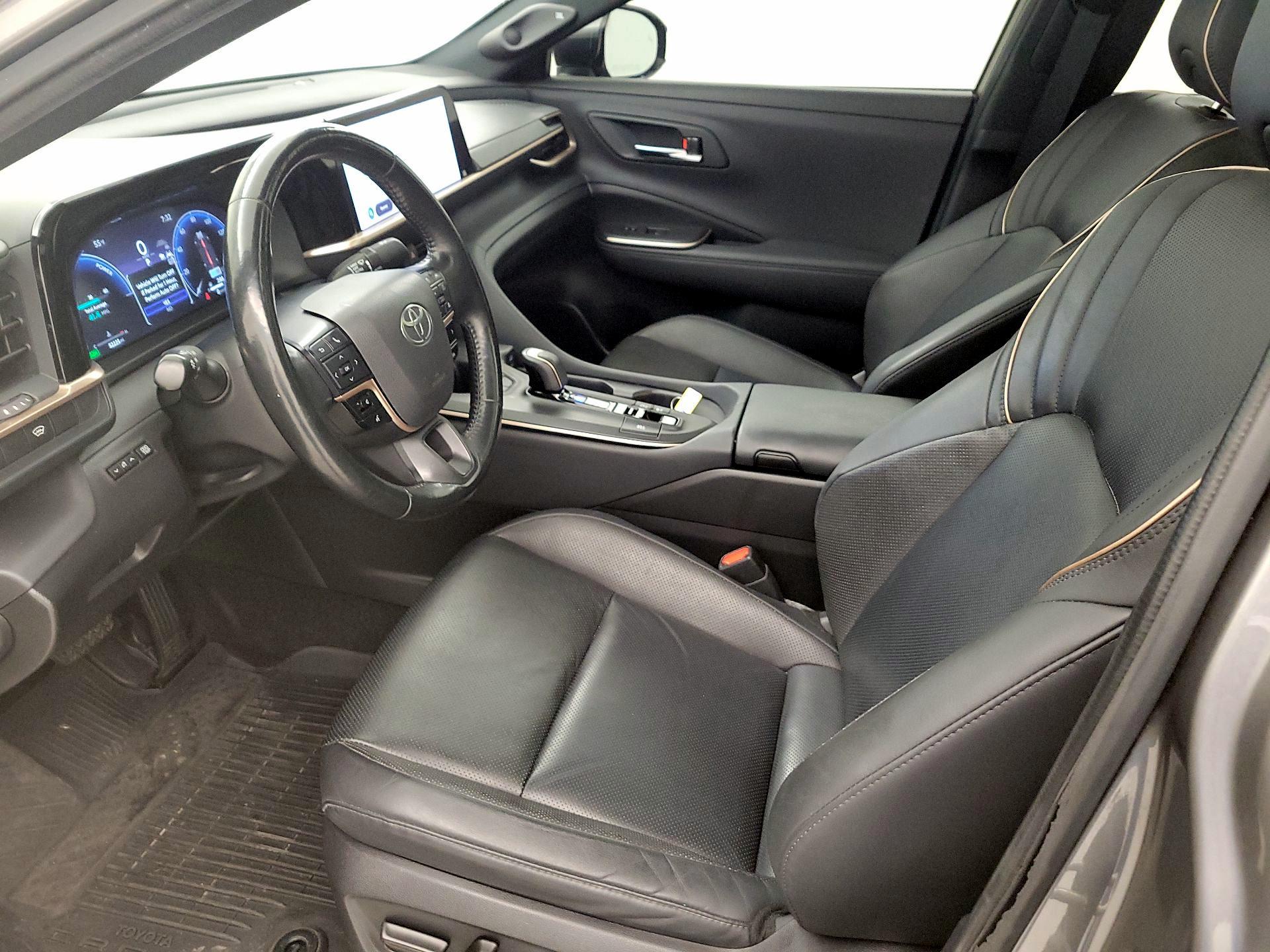 Thumbnail: 2023 Toyota Crown - 11