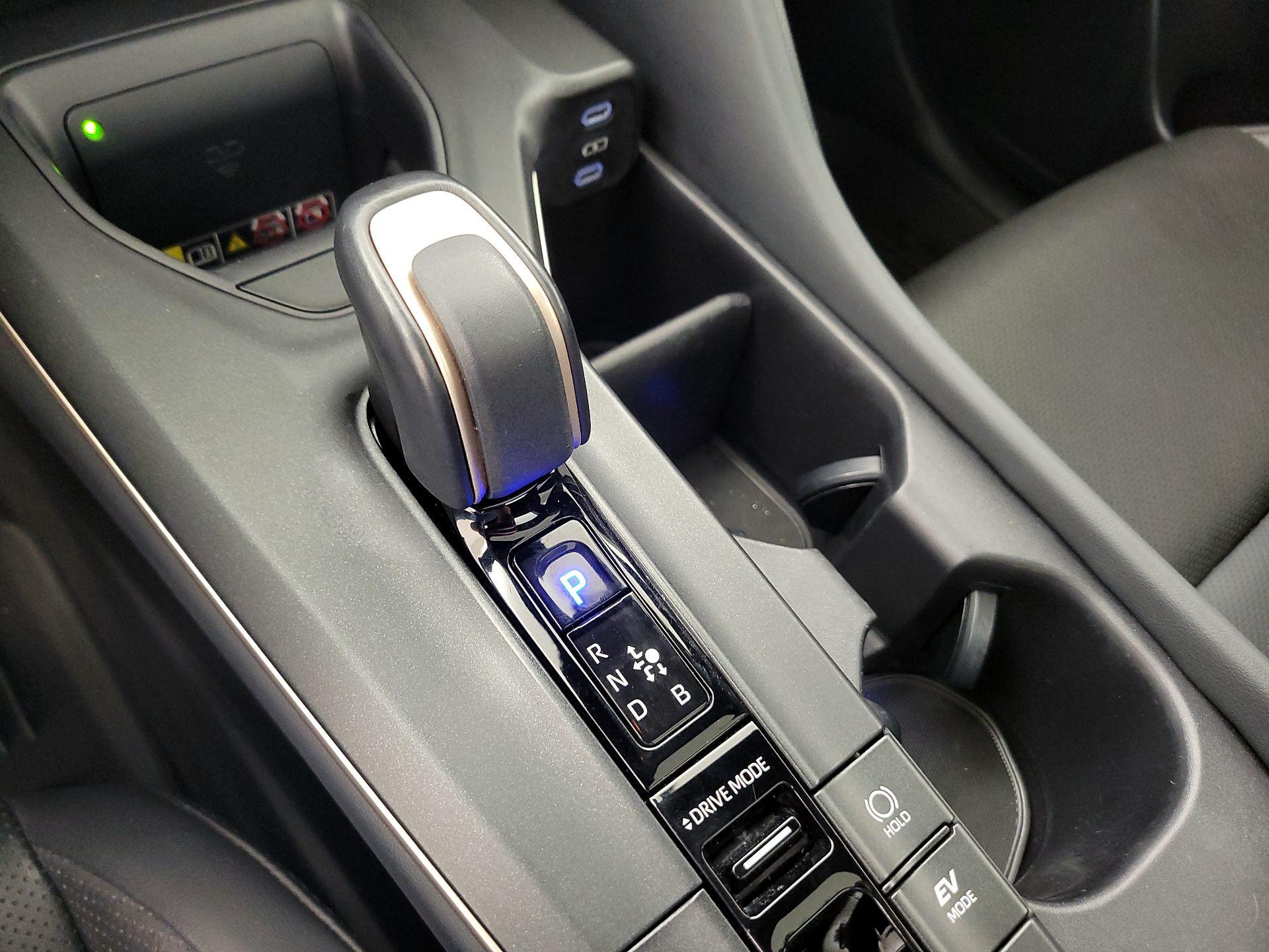 Thumbnail: 2023 Toyota Crown - 18