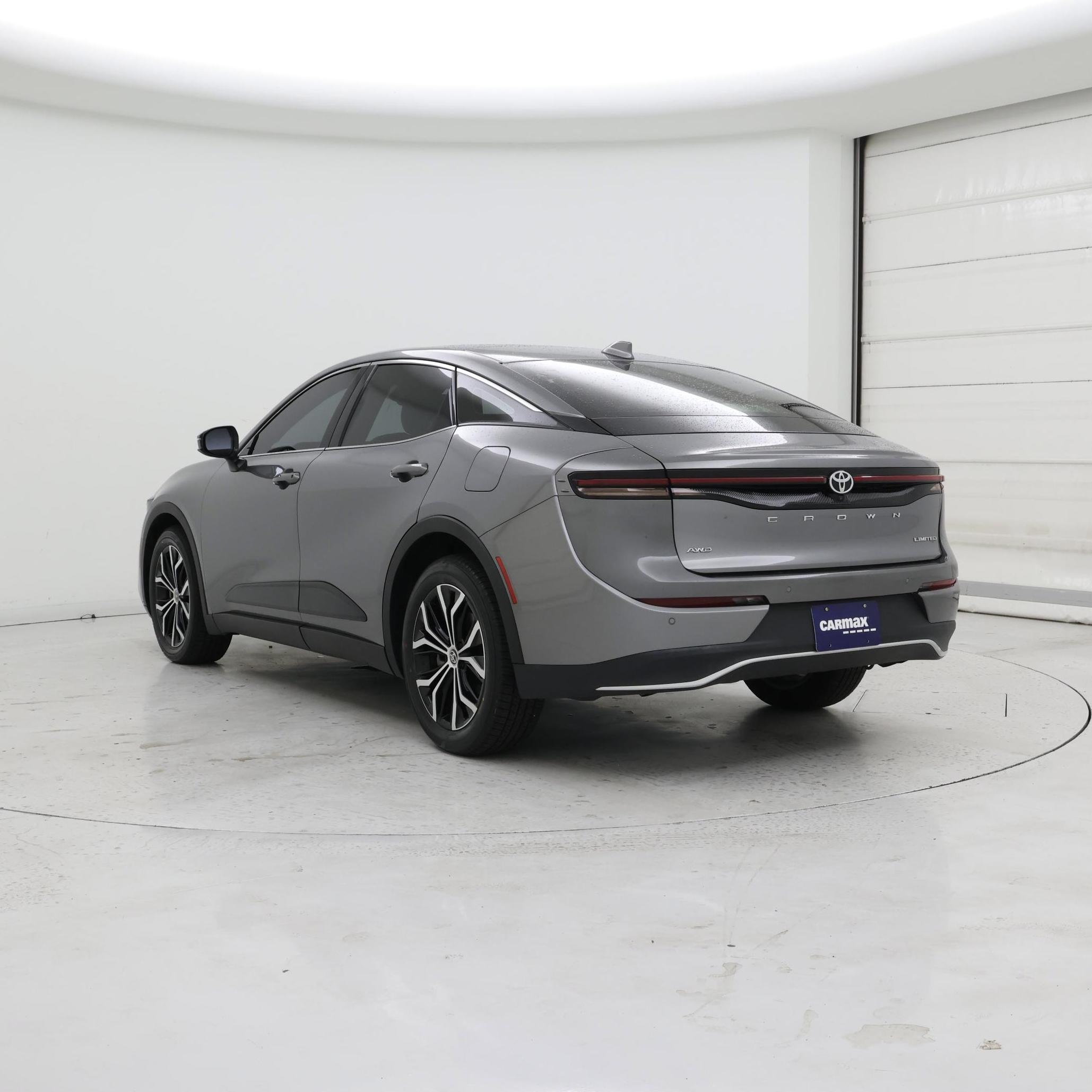 Thumbnail: 2023 Toyota Crown - 2