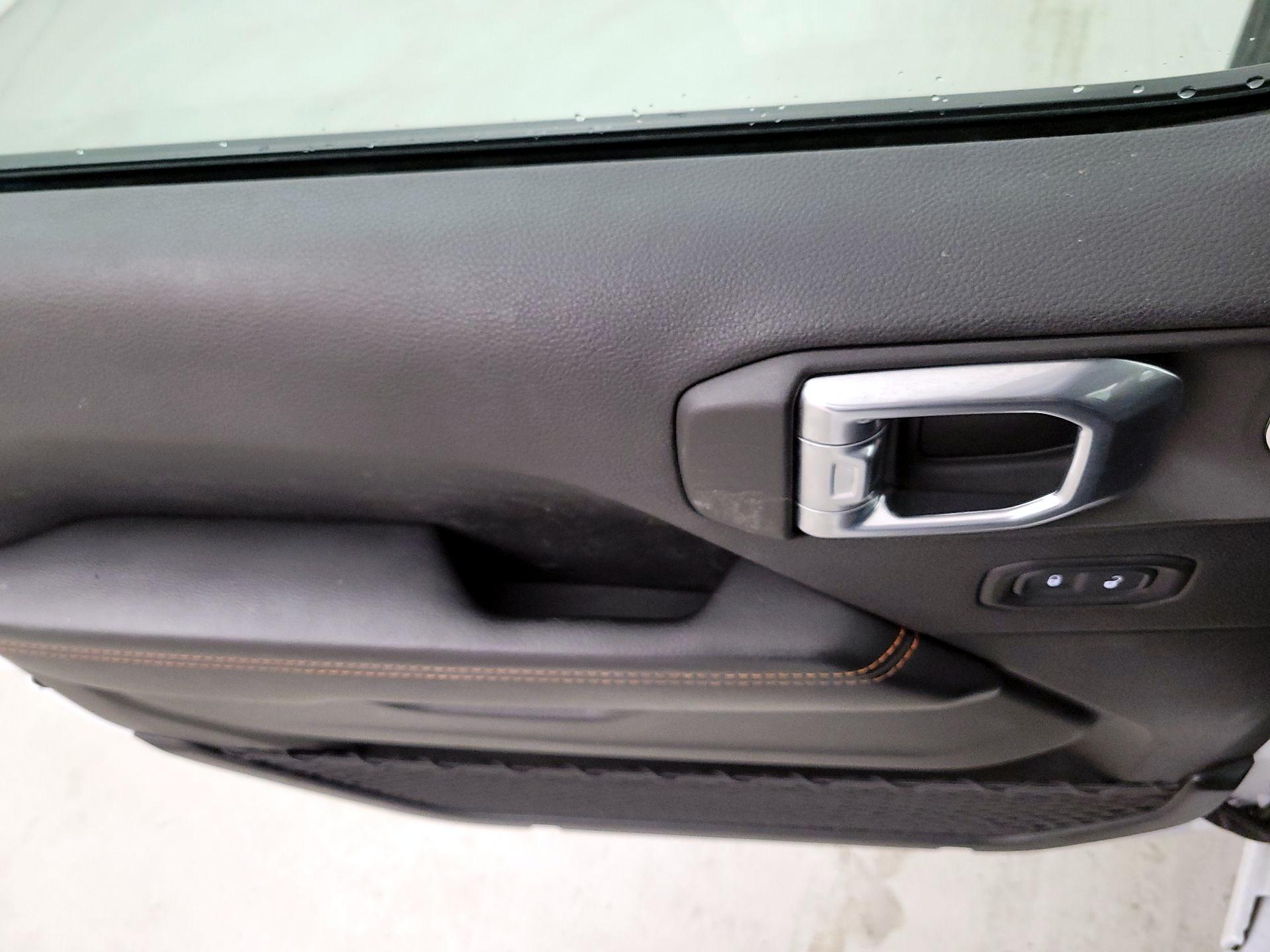 Thumbnail: 2021 Jeep Gladiator - 12