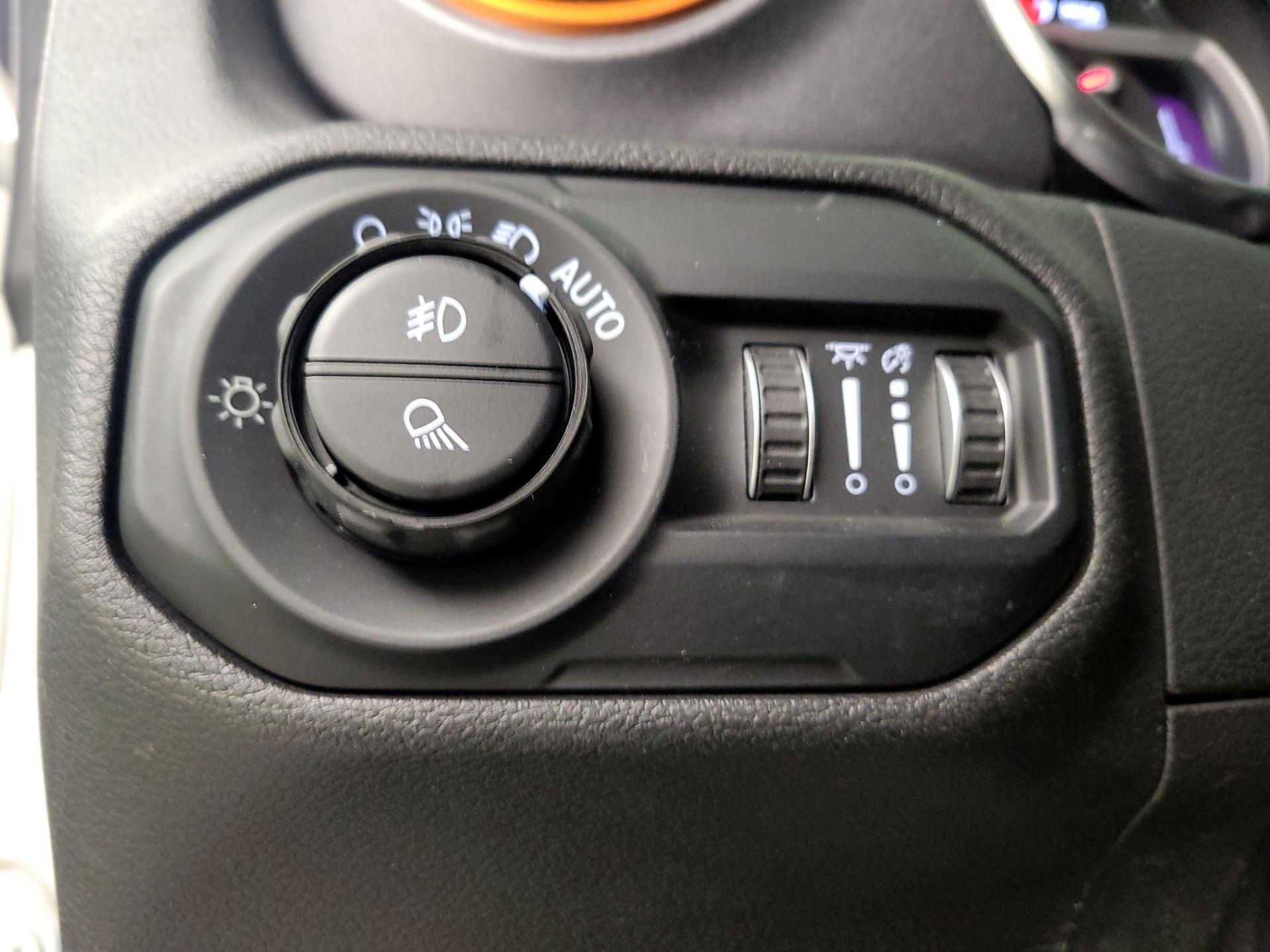 Thumbnail: 2021 Jeep Gladiator - 13