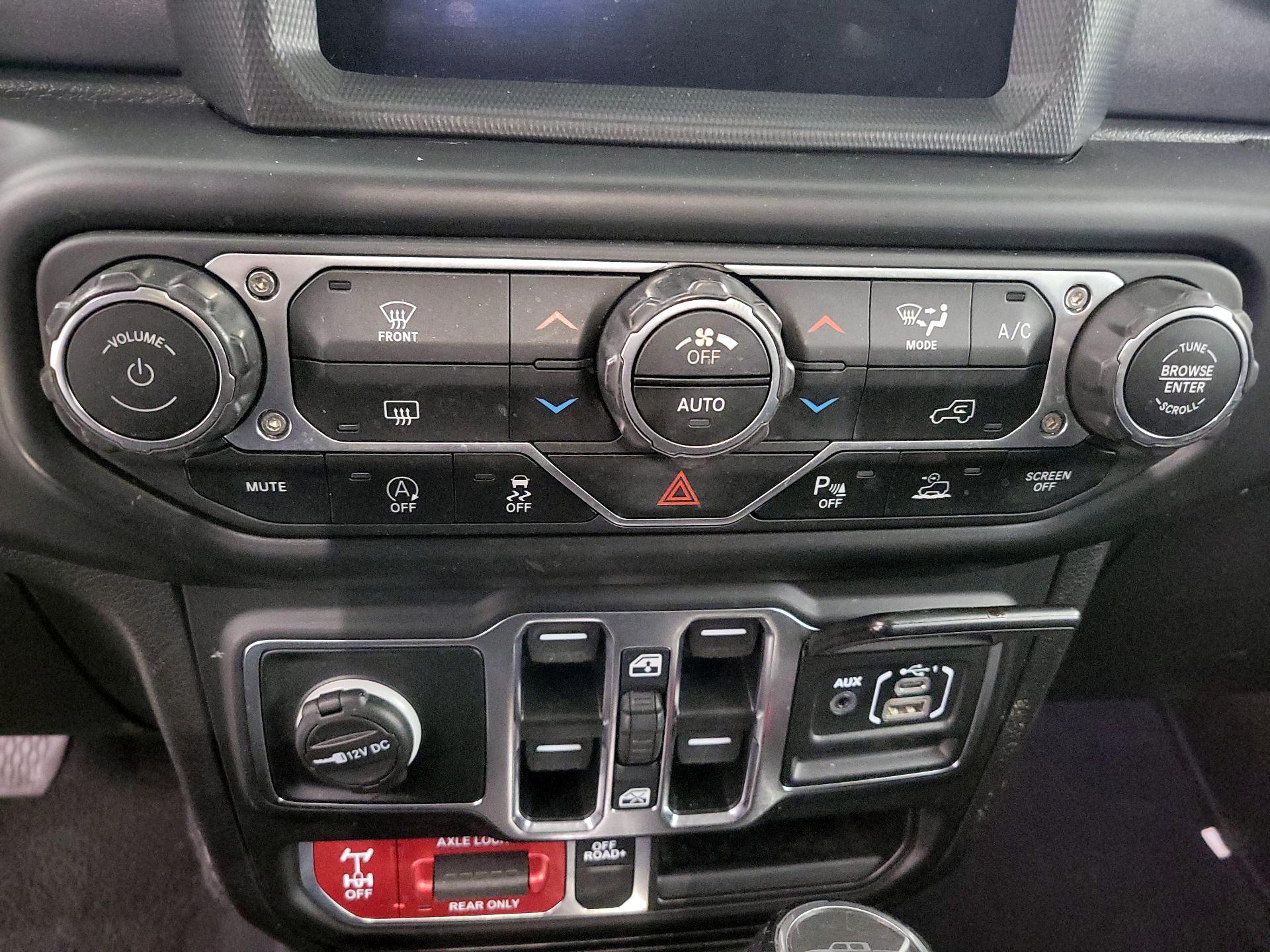 Thumbnail: 2021 Jeep Gladiator - 17