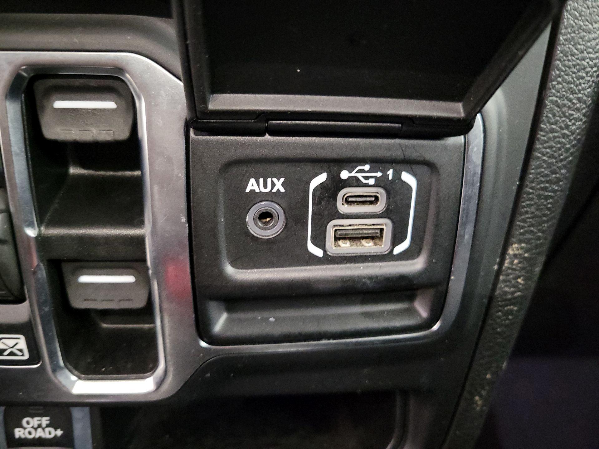 Thumbnail: 2021 Jeep Gladiator - 19