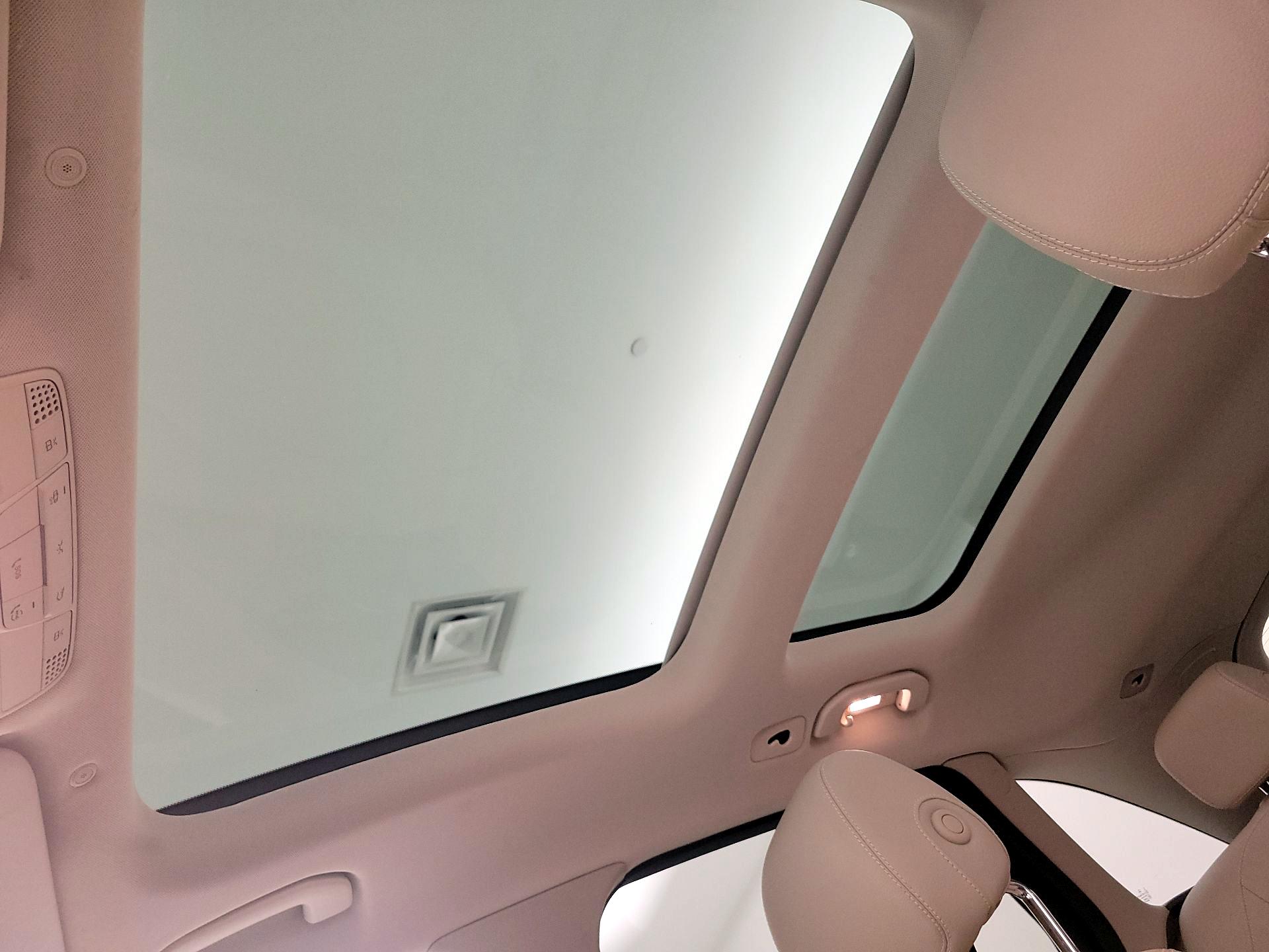 Thumbnail: 2020 Mercedes-Benz GLC - 19