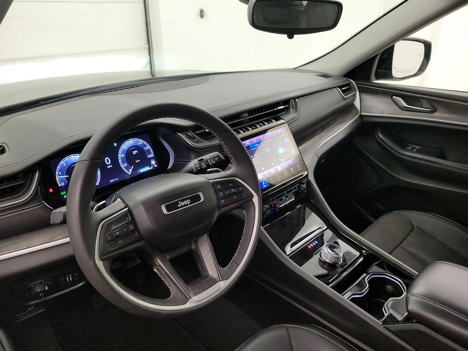 Thumbnail: 2023 Jeep Grand Cherokee - 9